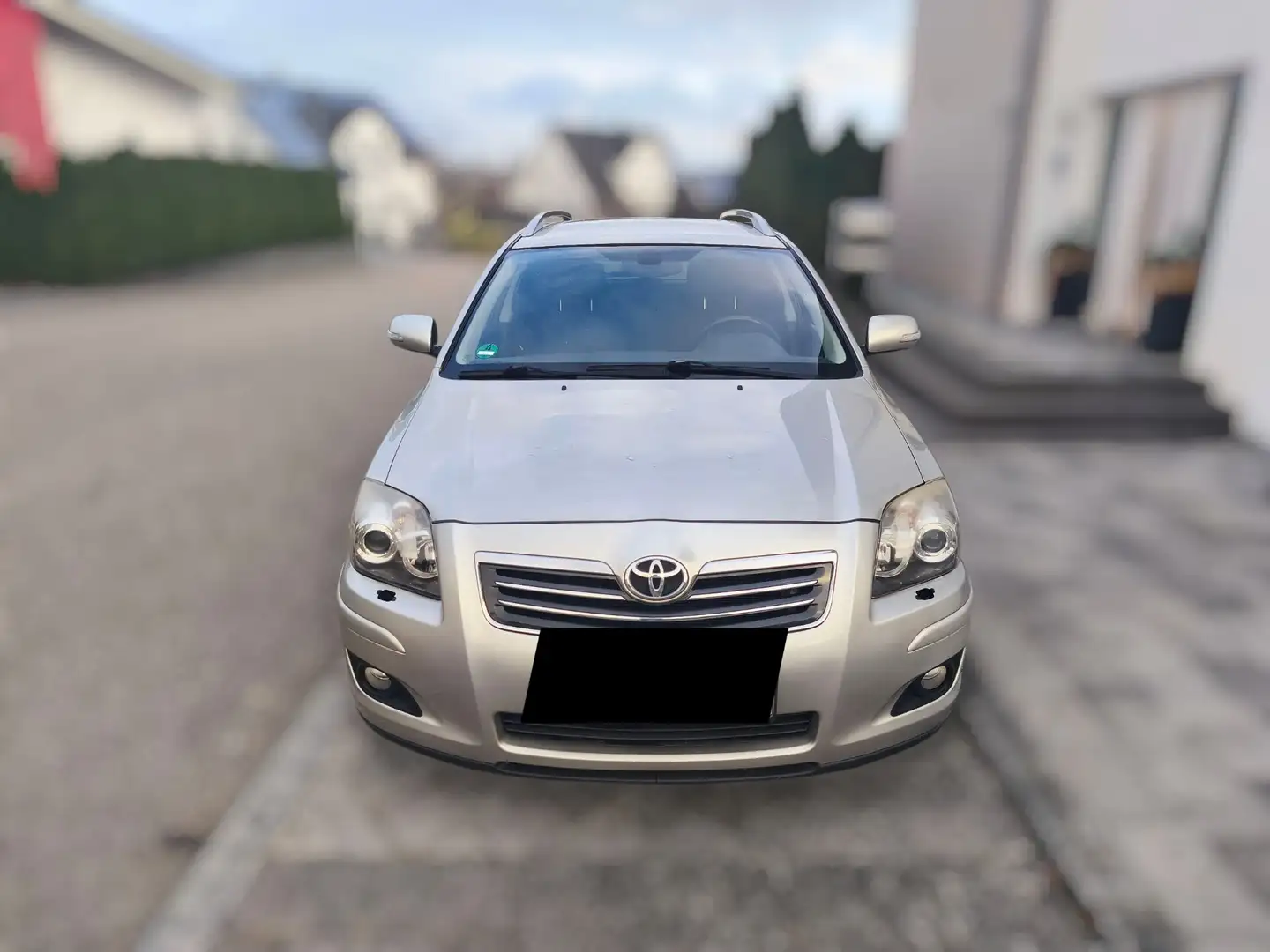 Toyota Avensis 2.2 D-CAT Combi Executive Silber - 1