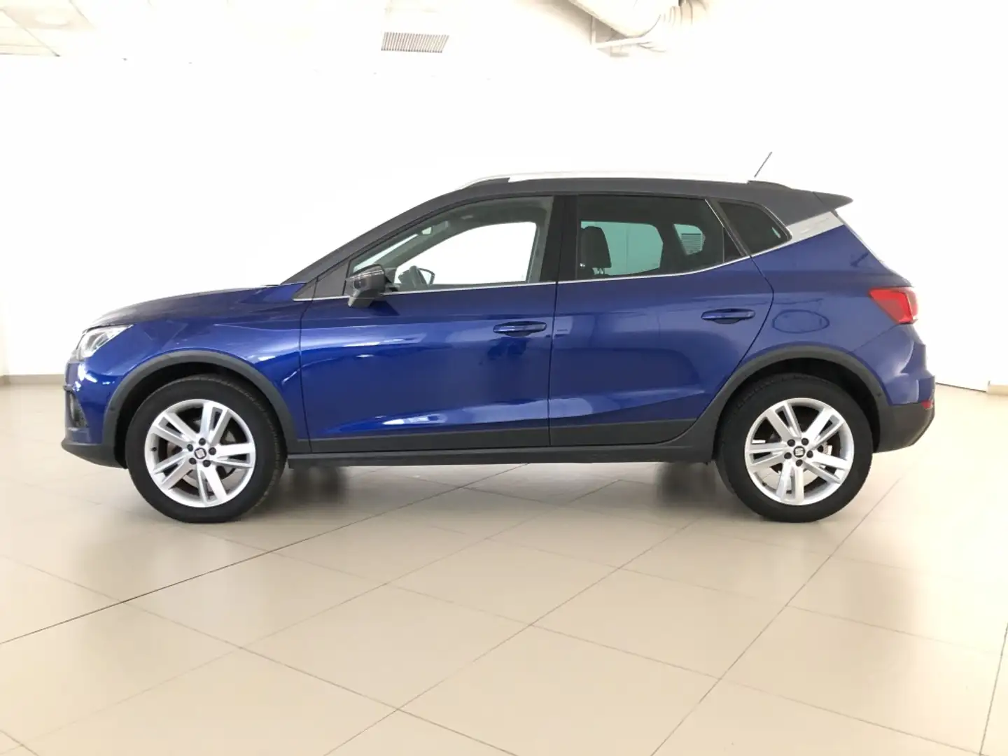 SEAT Arona 1.0 TSI Ecomotive S&S FR DSG7 115 Azul - 2
