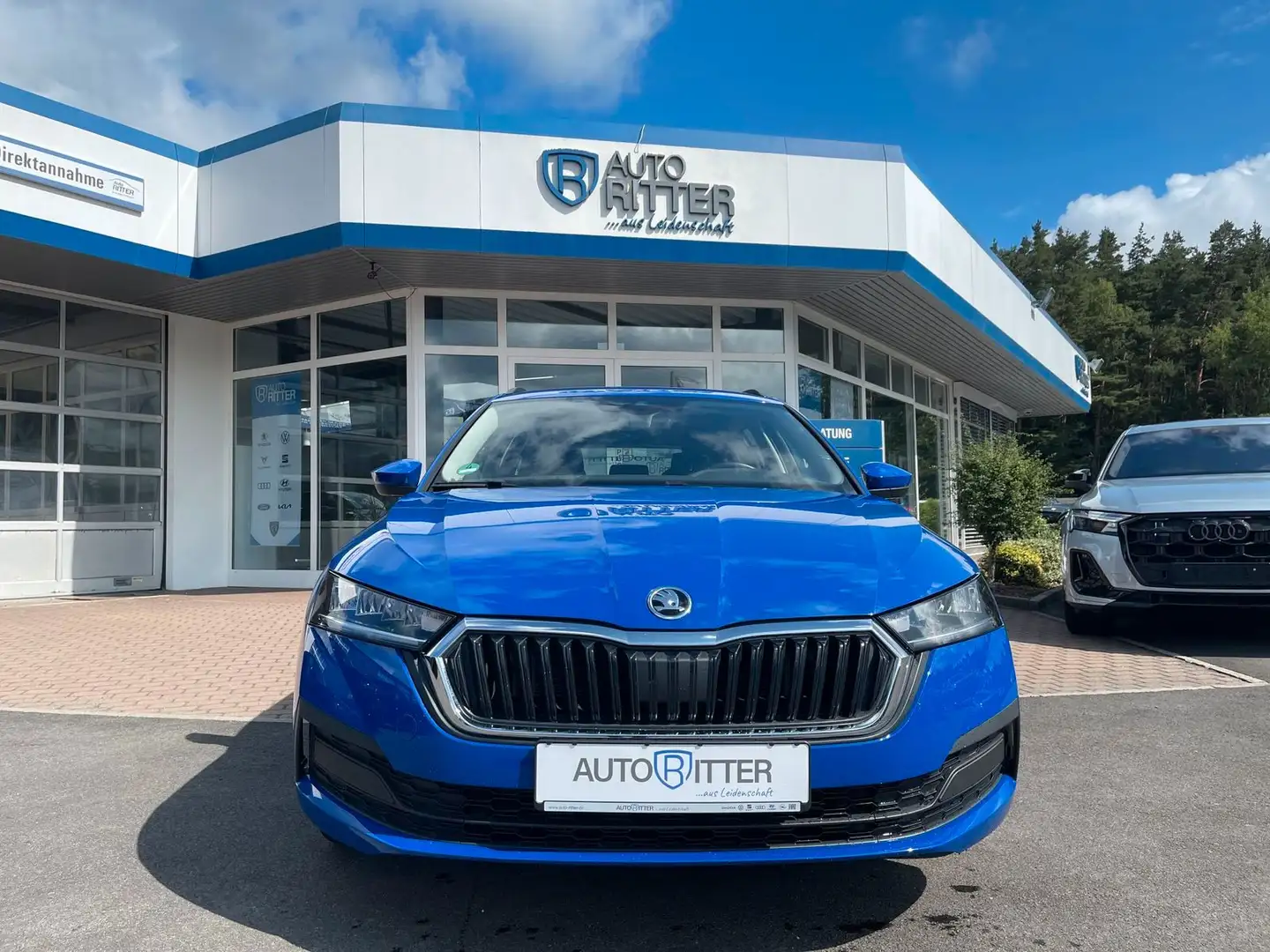 Skoda Octavia Combi 2.0 TDI Active Blau - 2