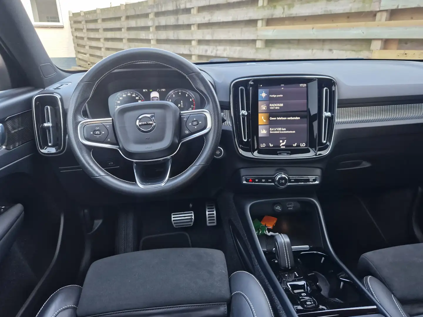 Volvo XC40 1.5 T2 R-Design LOUNGE PACK Pano | 360 Cam | Clima Oranje - 2