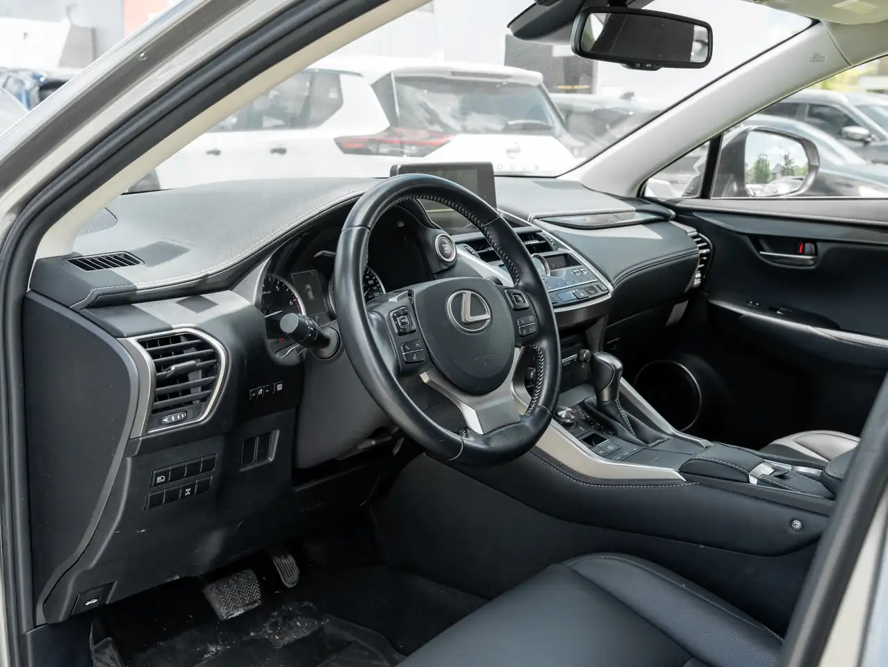 Lexus NX снимка Lexus NX