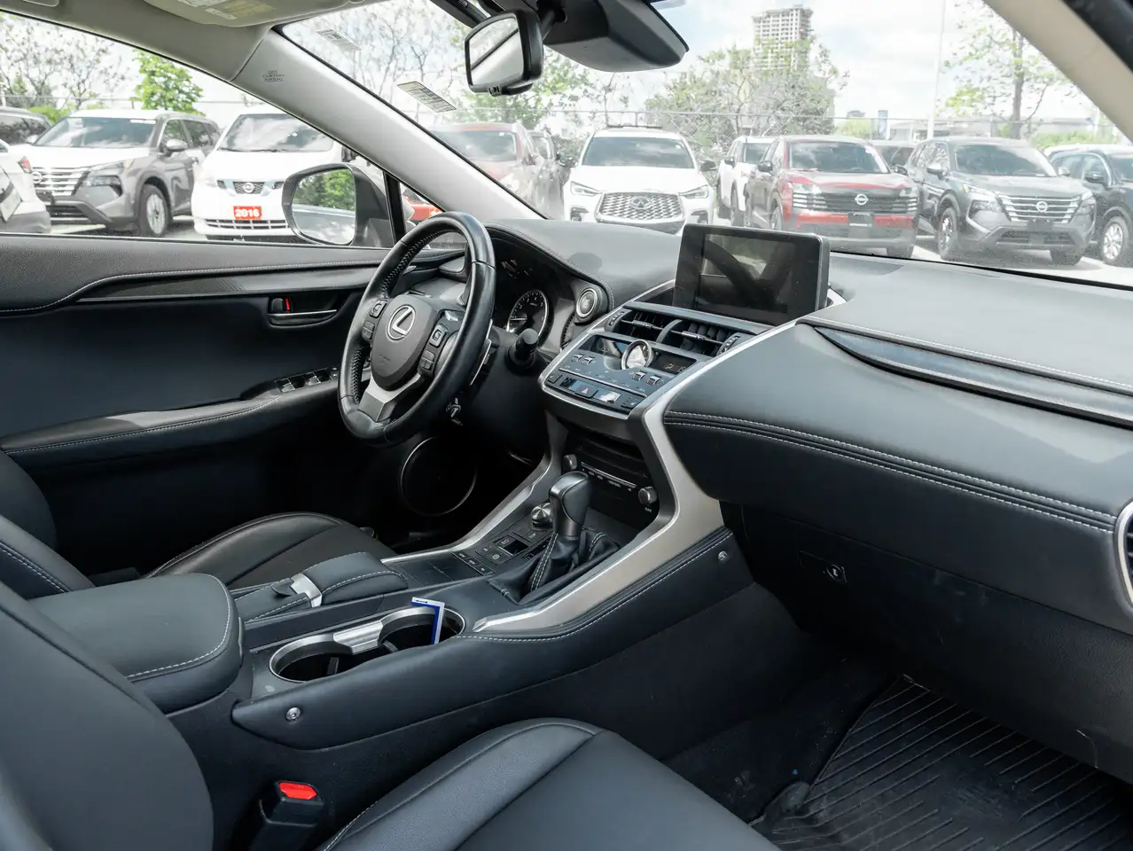 Lexus NX снимка Lexus NX