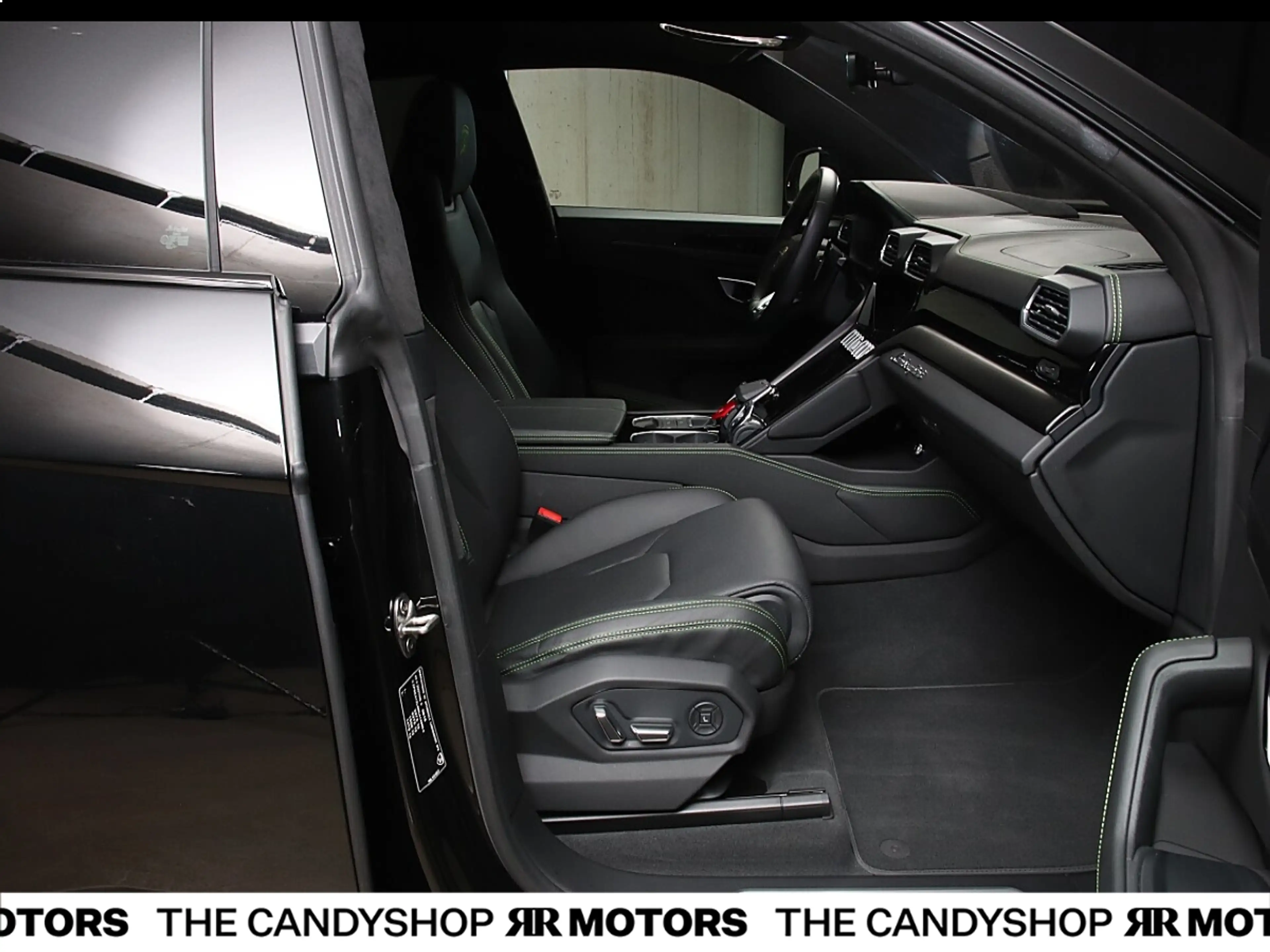 Lamborghini Urus AWD Ö-Auto *Bestzustand* — photo 14