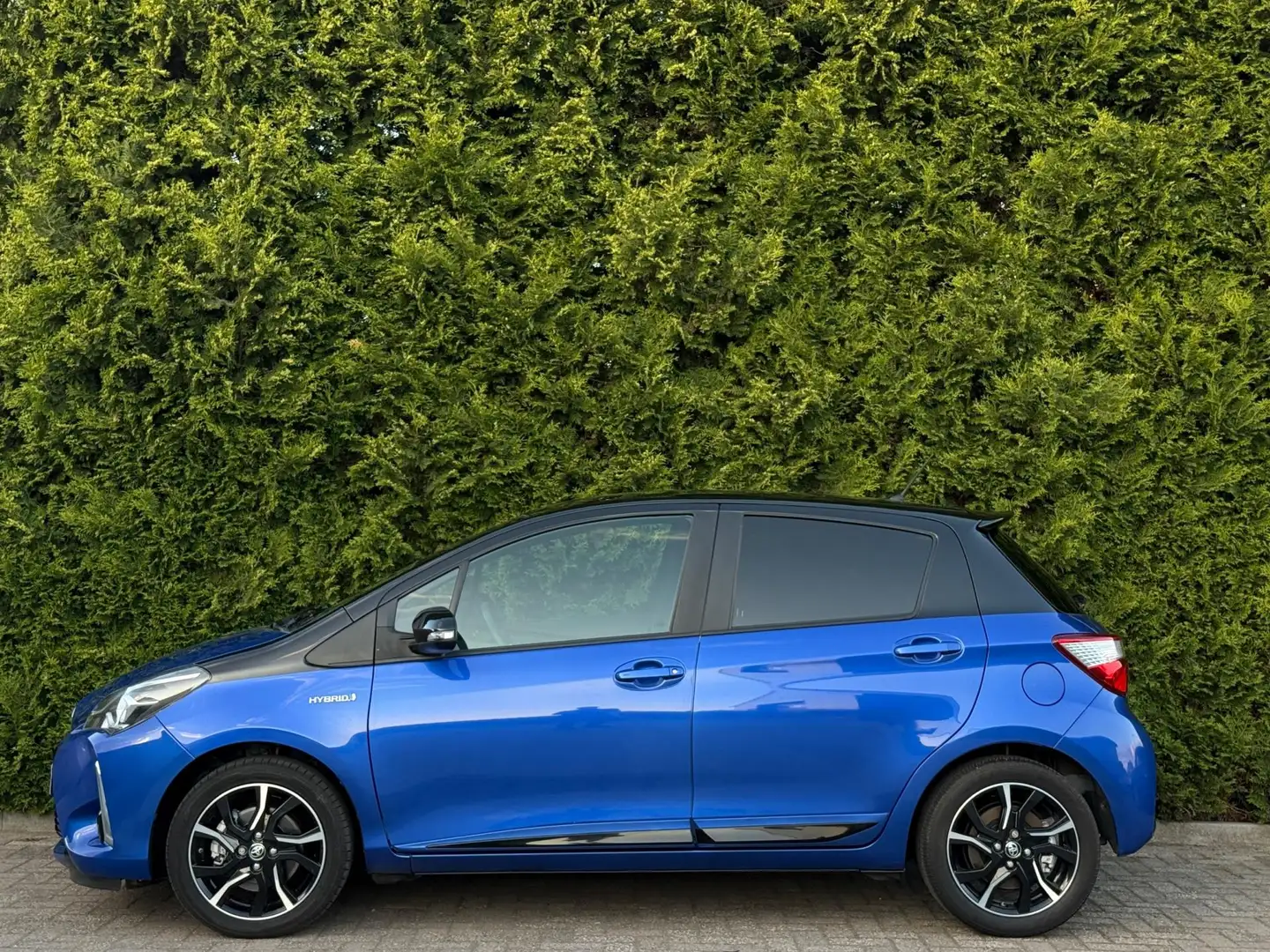 Toyota Yaris 1.5 Hybrid Bi-Tone Navigatie Camera Blauw - 2