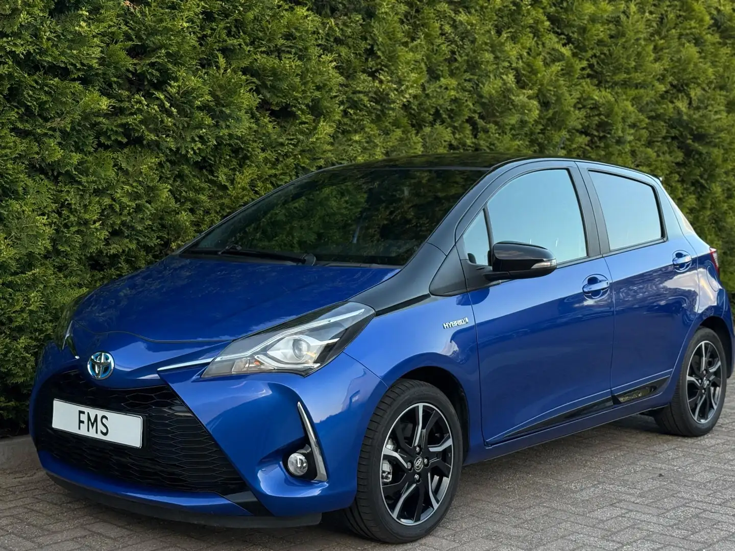 Toyota Yaris 1.5 Hybrid Bi-Tone Navigatie Camera Blauw - 1