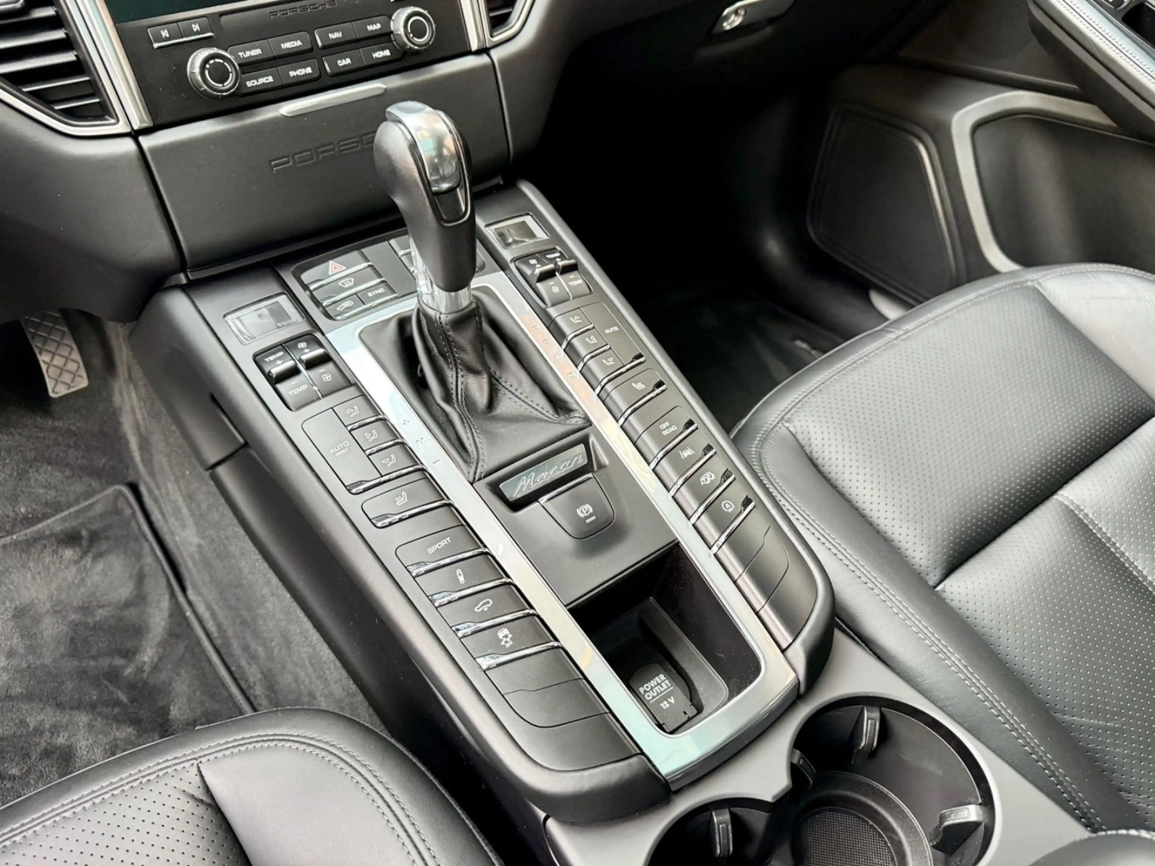 Porsche Macan S*LED*Pano*2.Hd*AHK*Scheckheft*Luftfahwerk — photo 10
