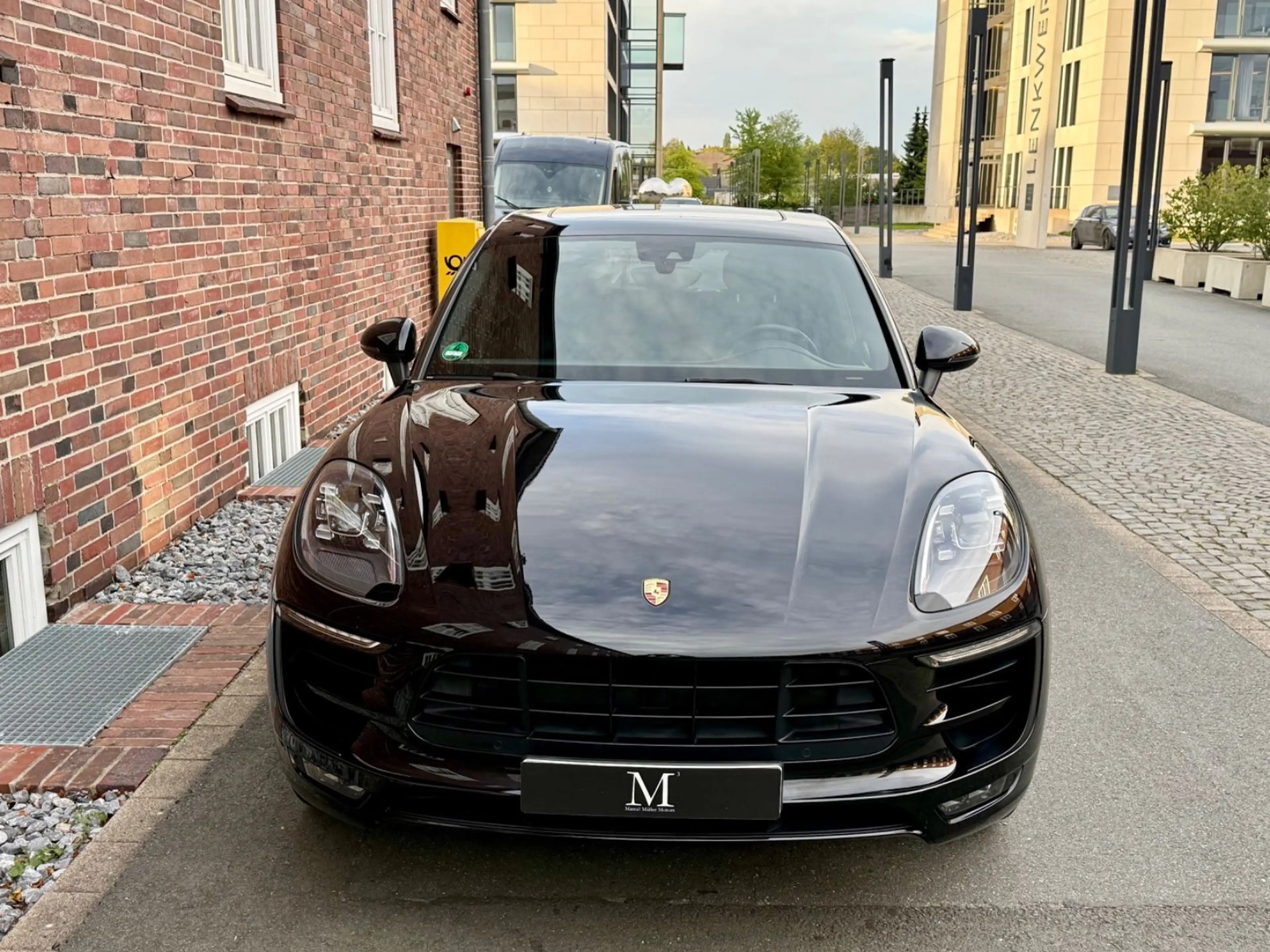Porsche Macan S*LED*Pano*2.Hd*AHK*Scheckheft*Luftfahwerk — photo 3