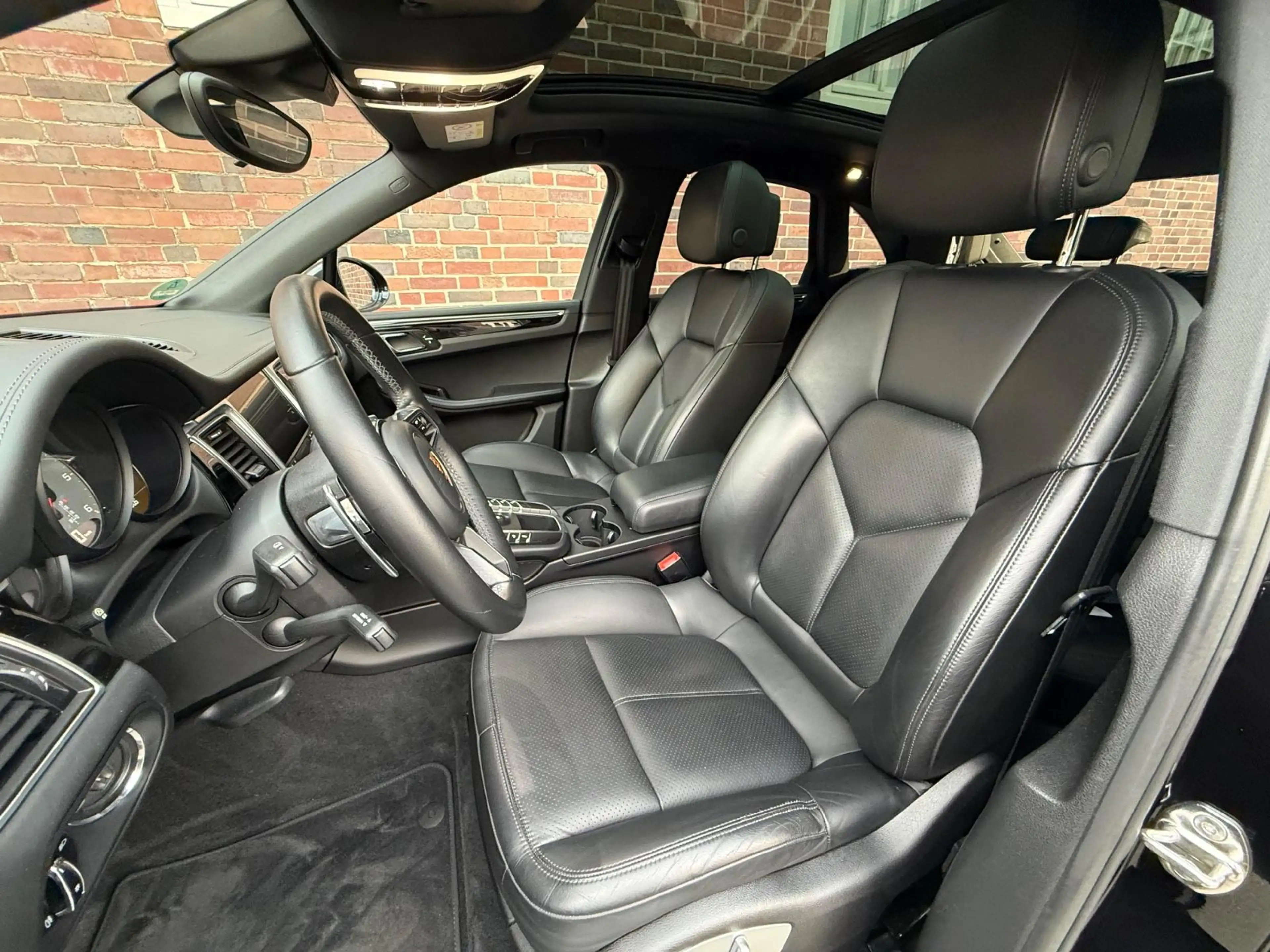 Porsche Macan S*LED*Pano*2.Hd*AHK*Scheckheft*Luftfahwerk — photo 8