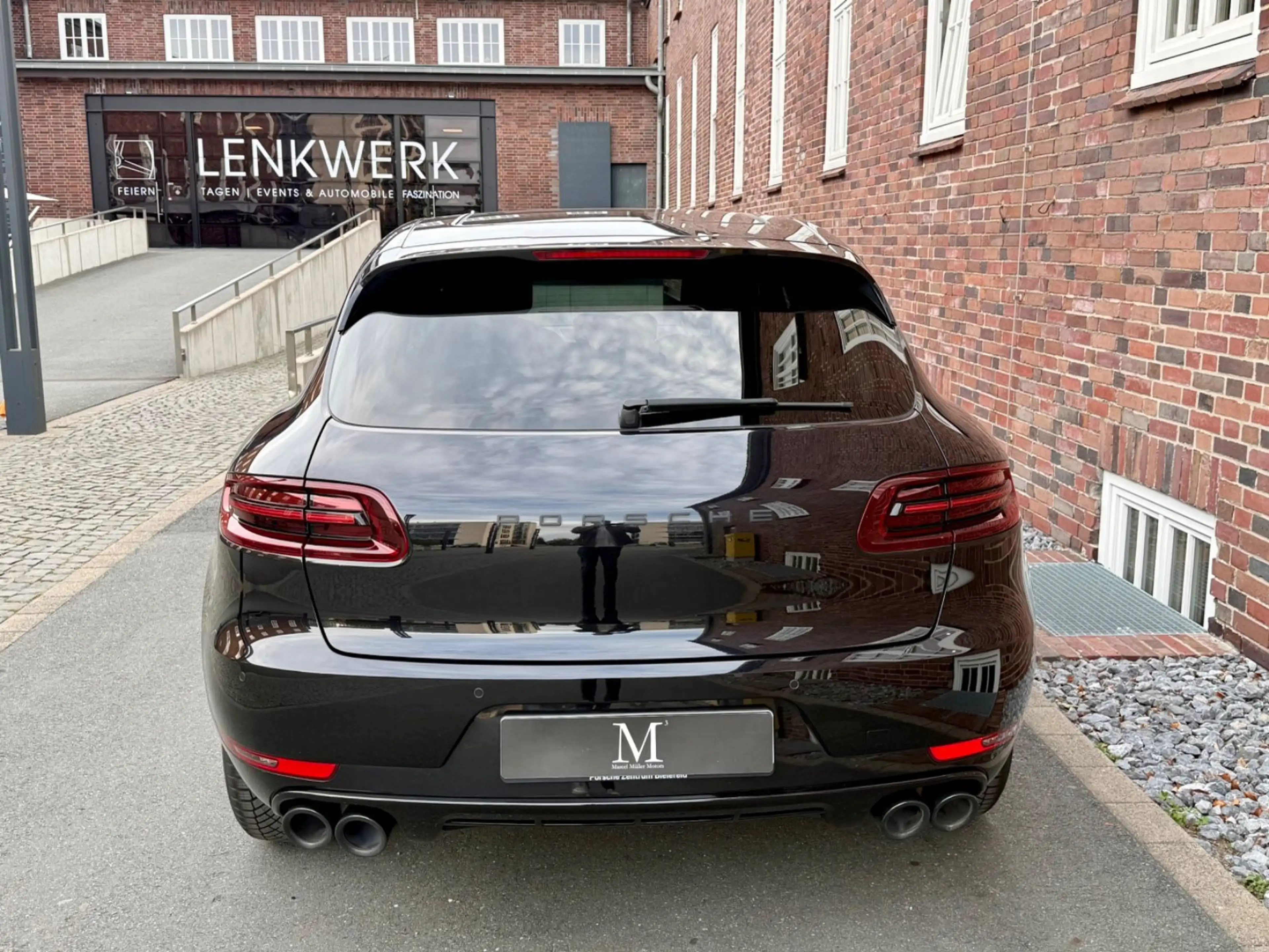 Porsche Macan S*LED*Pano*2.Hd*AHK*Scheckheft*Luftfahwerk — photo 4