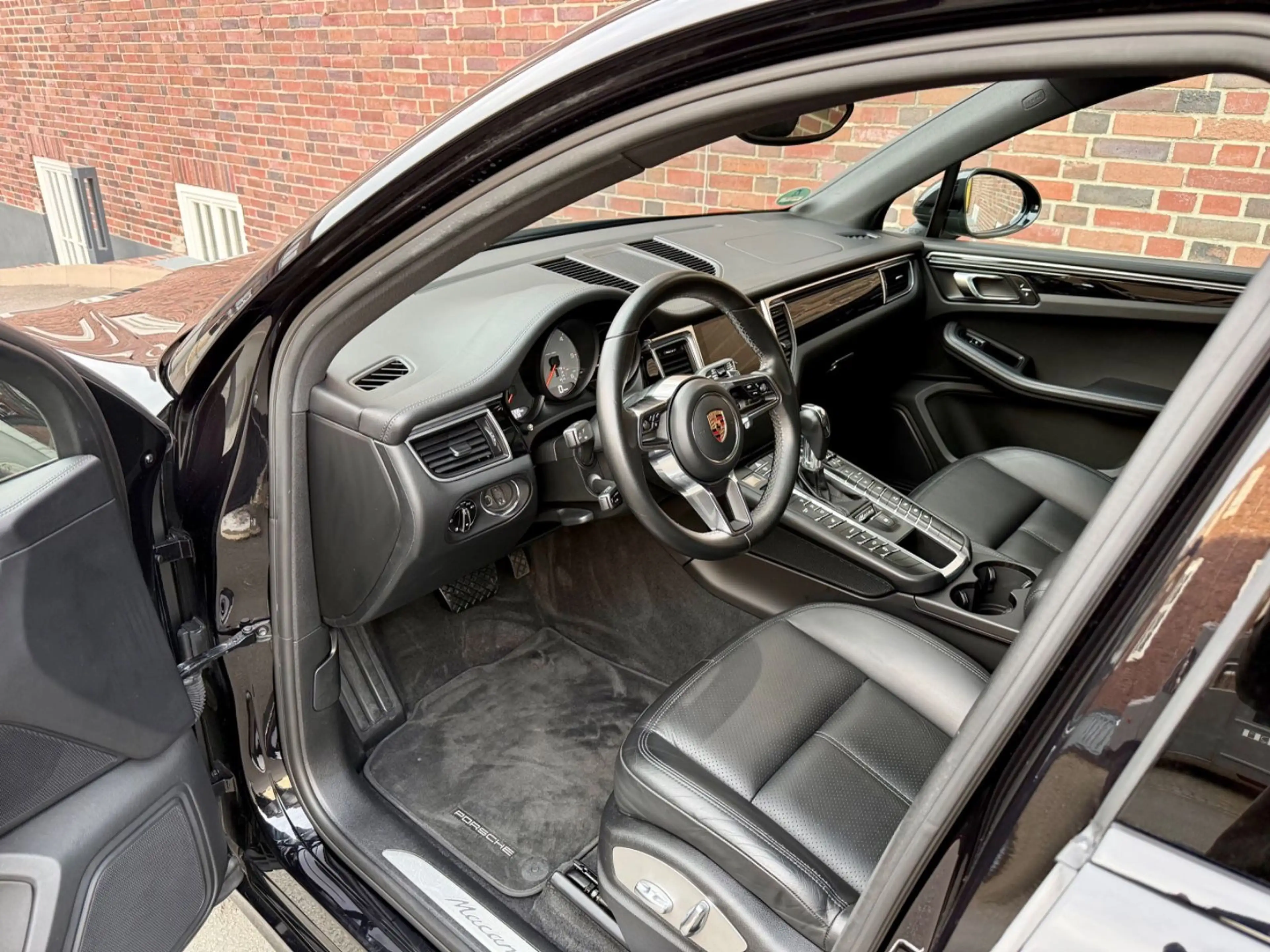 Porsche Macan S*LED*Pano*2.Hd*AHK*Scheckheft*Luftfahwerk — photo 7