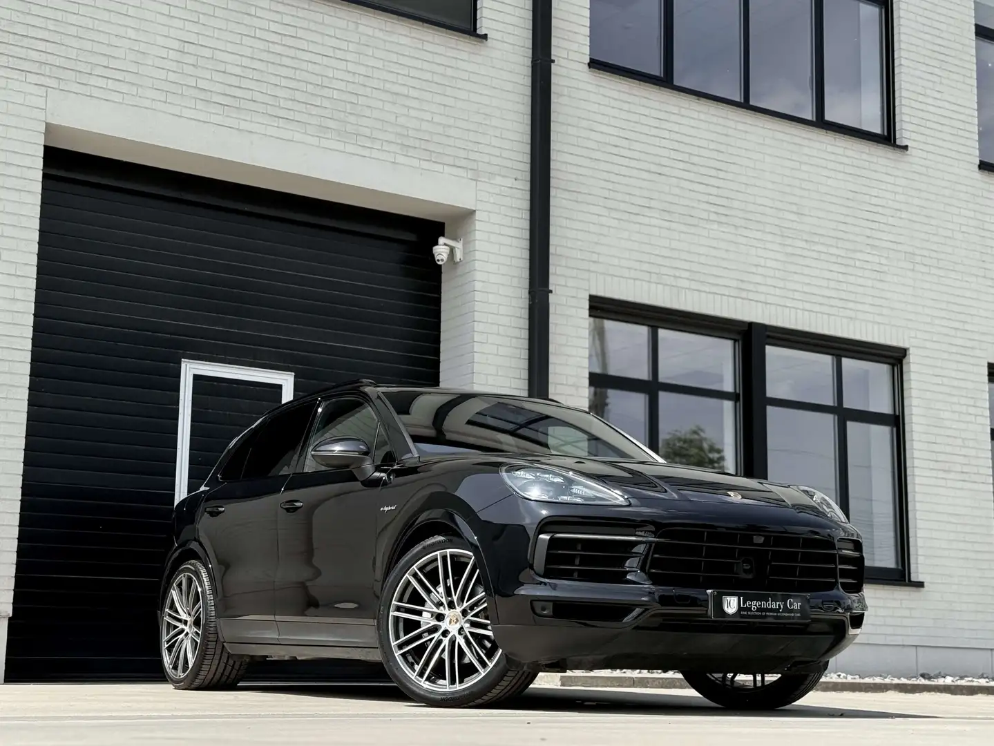 Porsche Cayenne E-HYBRID \ PNEUM.SUSP/MATRIX-LED/SERVOTRONIC/22 \ Negro - 1