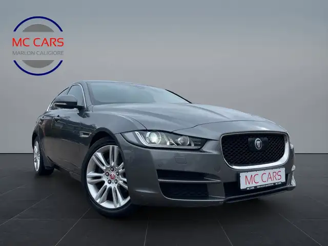 Jaguar XE Prestige/Leder/Navi/Kamera/Tüv+Au Neu