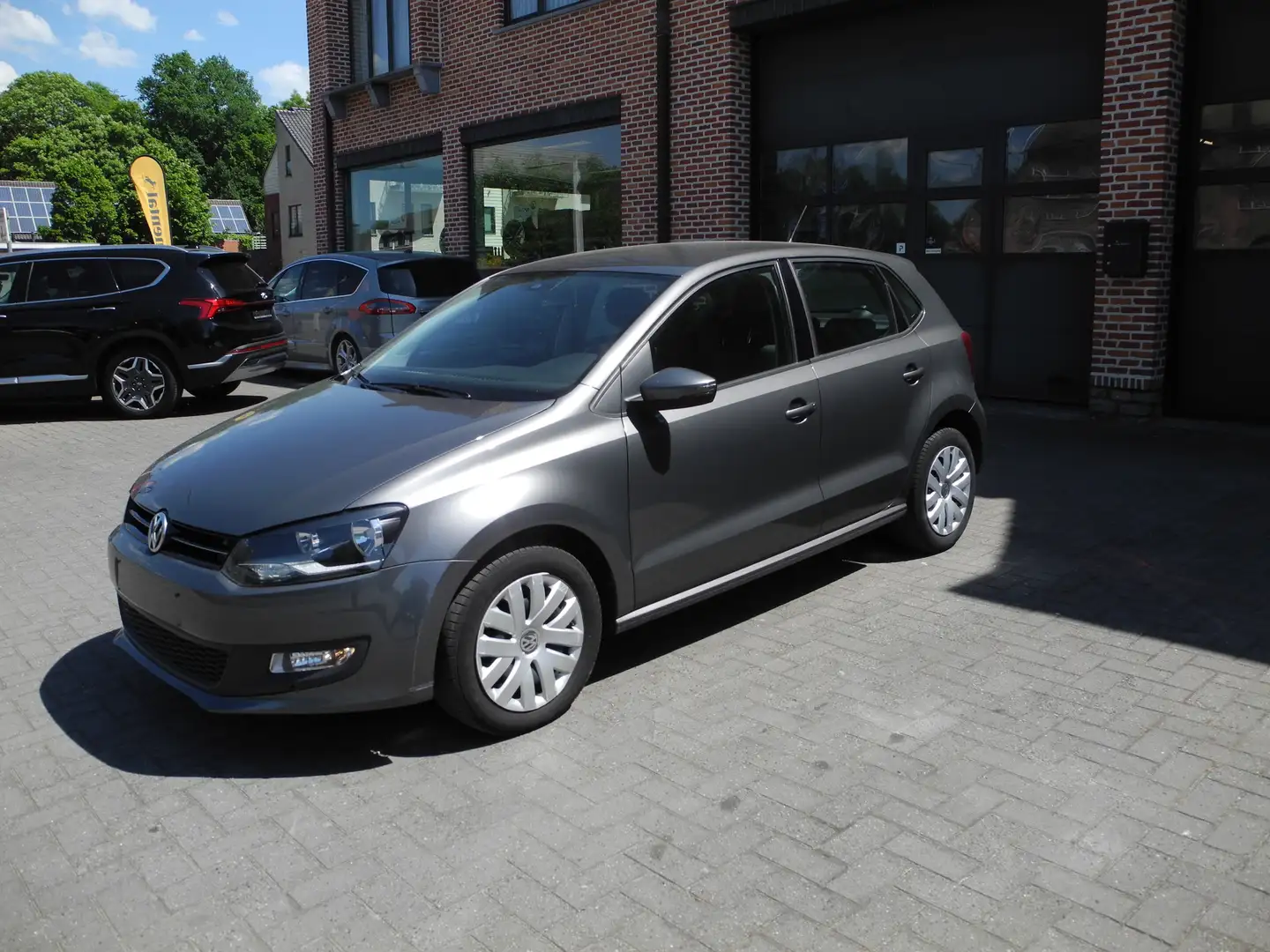 Volkswagen Polo Polo*benzine*airco*parkeersensoren*garantie*5deurs Grijs - 2