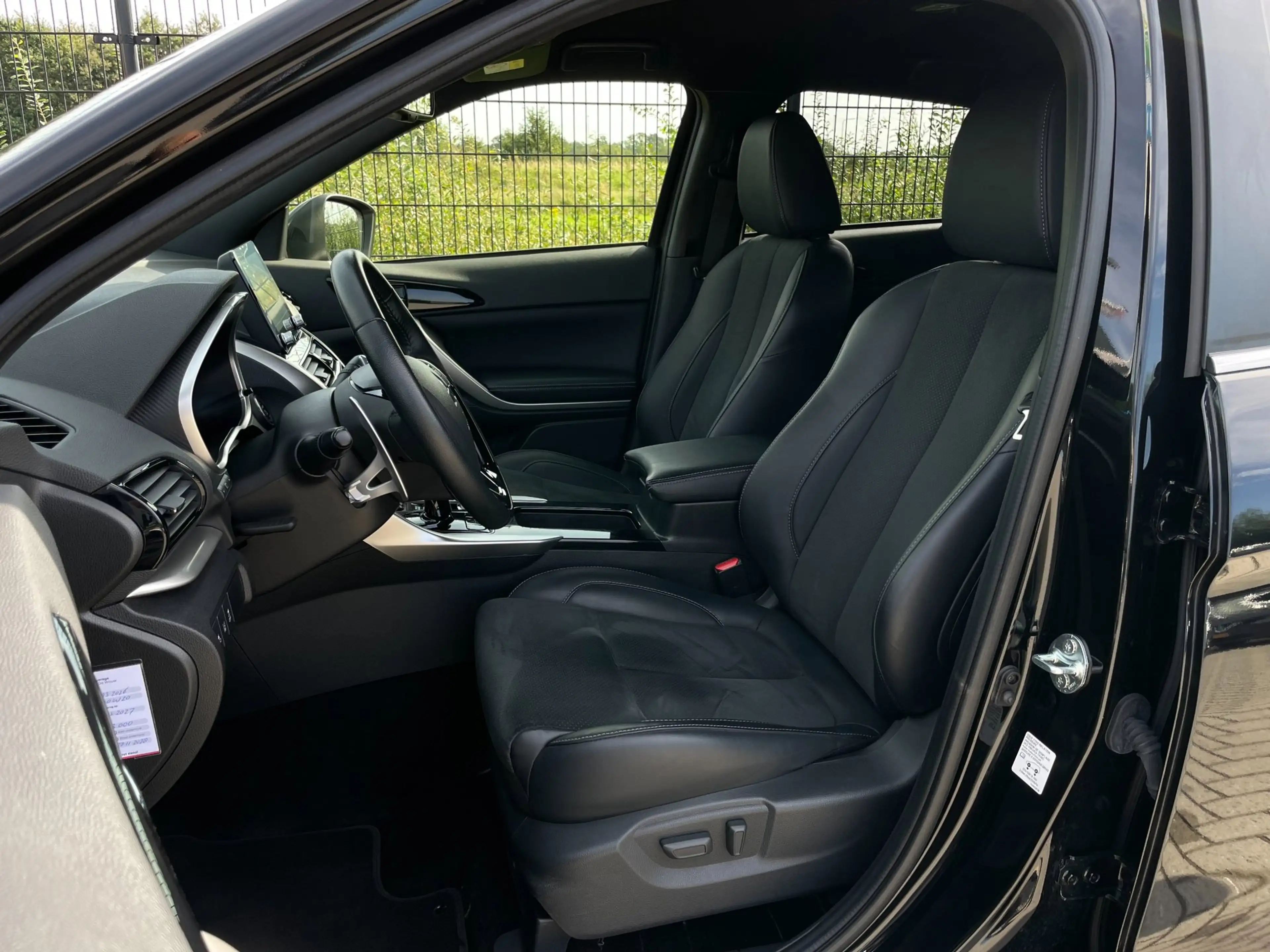 Mitsubishi Eclipse Cross 2.4 PHEV Intense+ | 1ste eigenaar | Camera | NAVI — photo 13