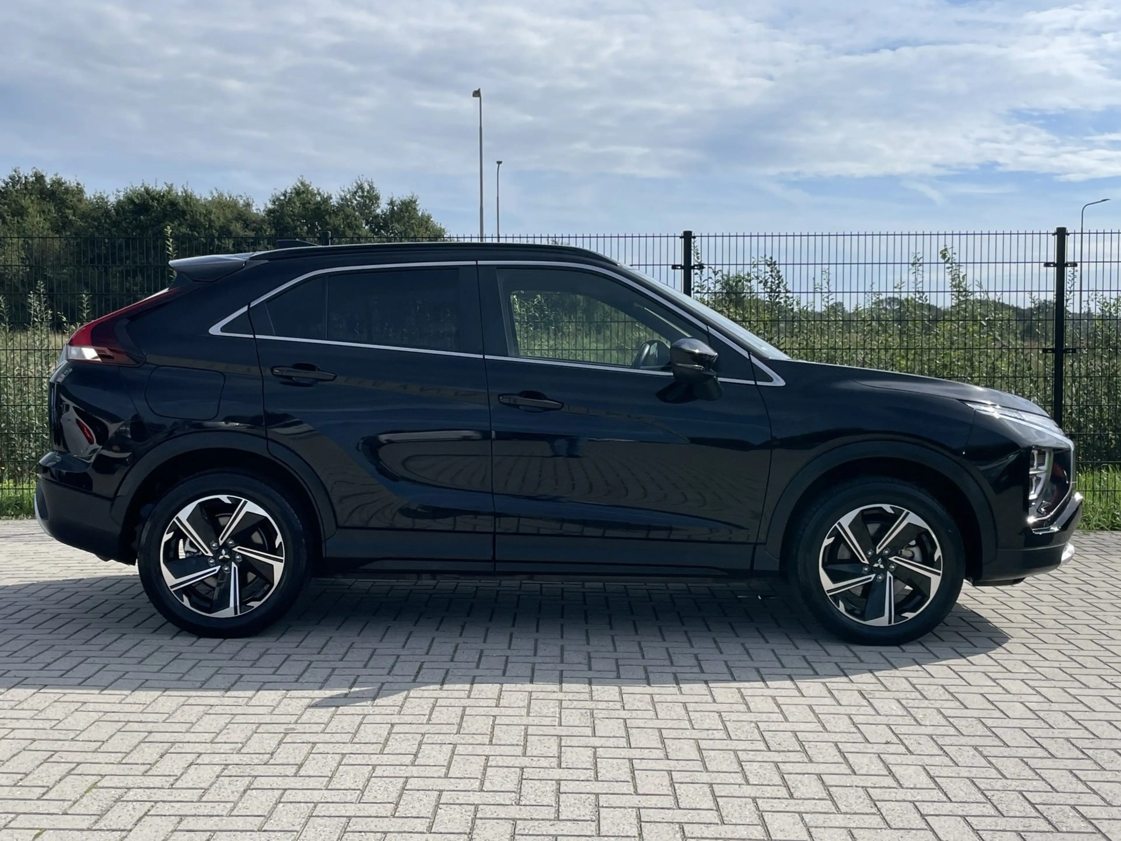 Mitsubishi Eclipse Cross 2.4 PHEV Intense+ | 1ste eigenaar | Camera | NAVI — photo 6