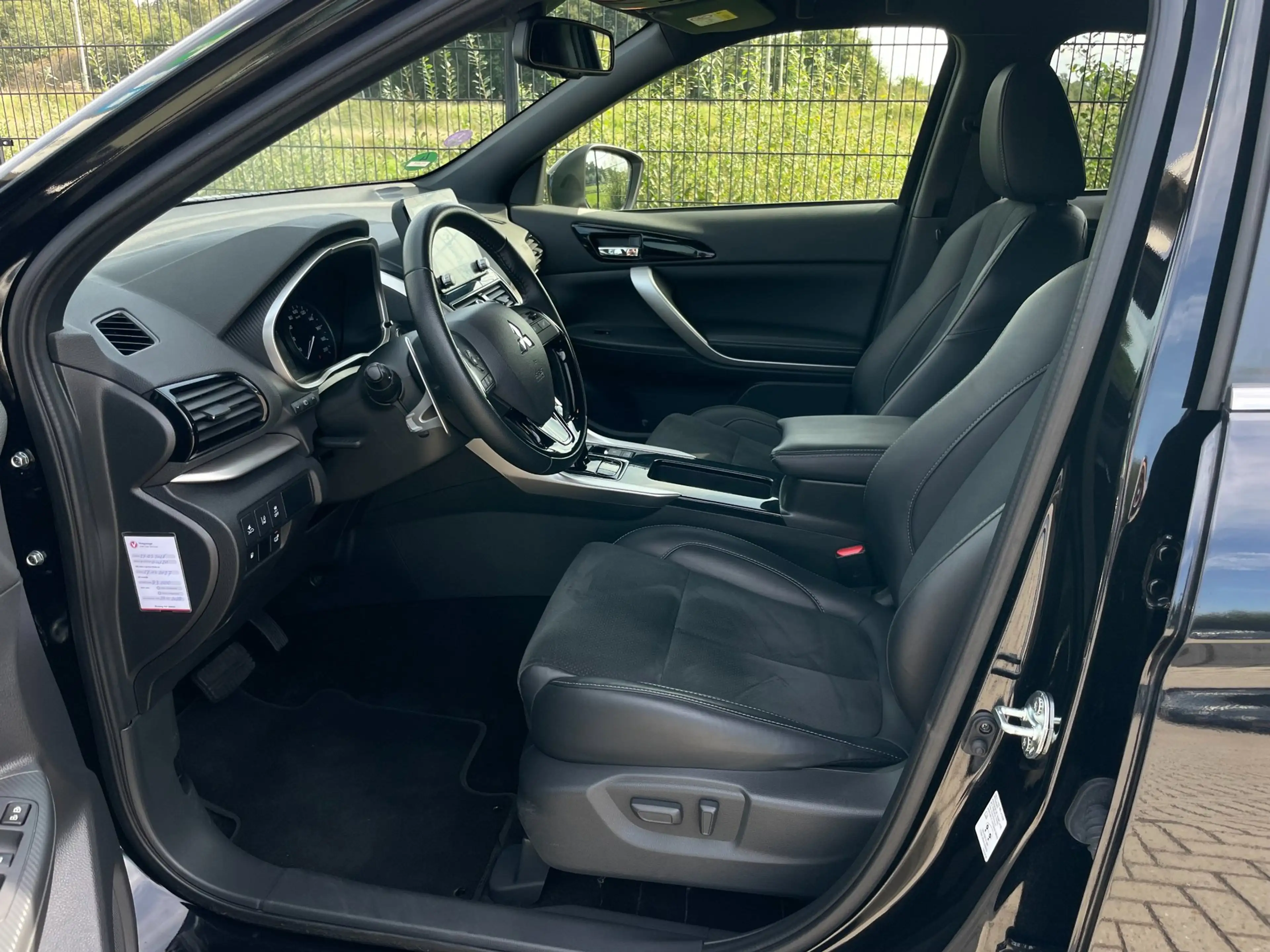 Mitsubishi Eclipse Cross 2.4 PHEV Intense+ | 1ste eigenaar | Camera | NAVI — photo 12