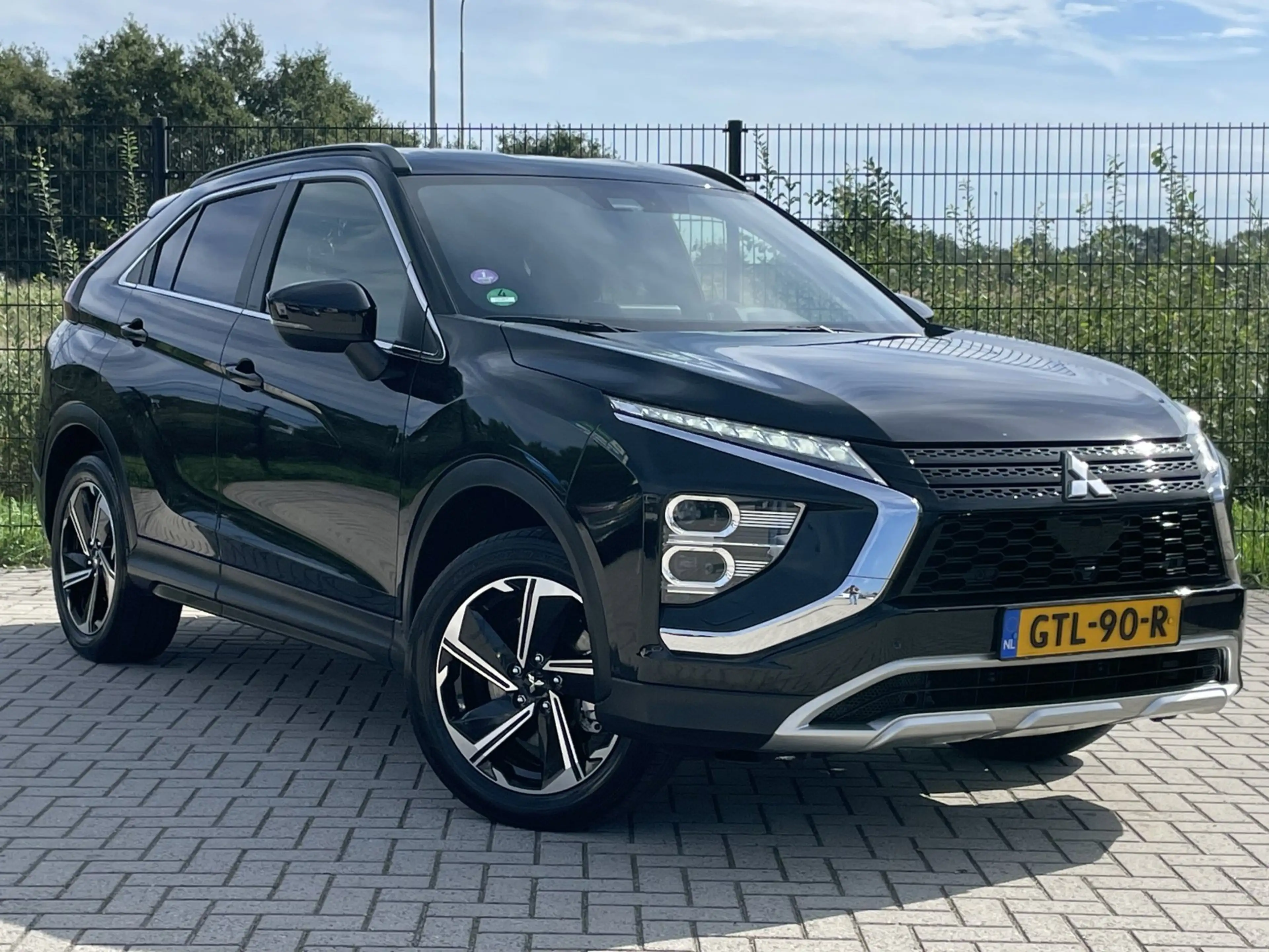 Mitsubishi Eclipse Cross 2.4 PHEV Intense+ | 1ste eigenaar | Camera | NAVI — photo 4