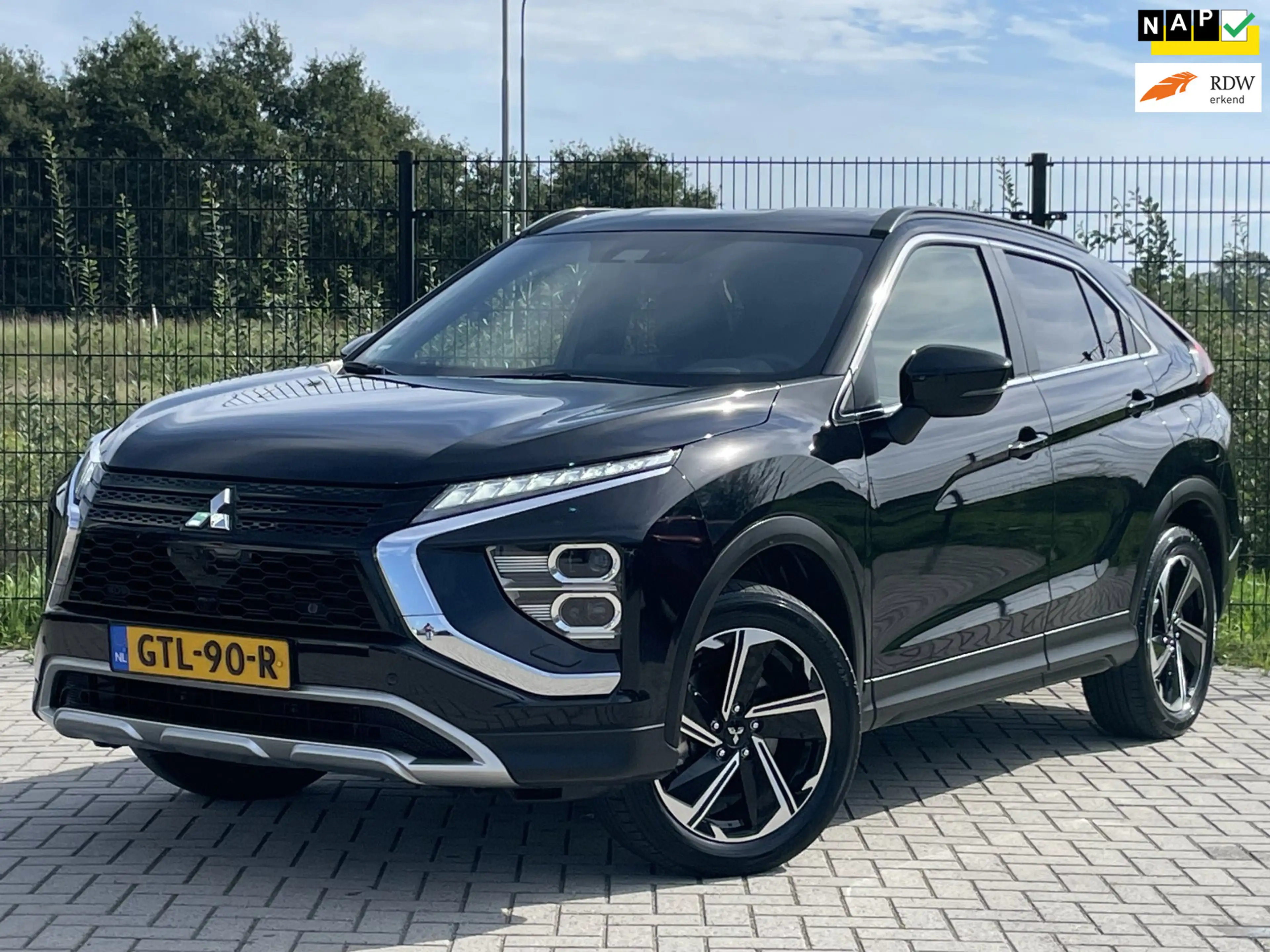 Mitsubishi Eclipse Cross 2.4 PHEV Intense+ | 1ste eigenaar | Camera | NAVI