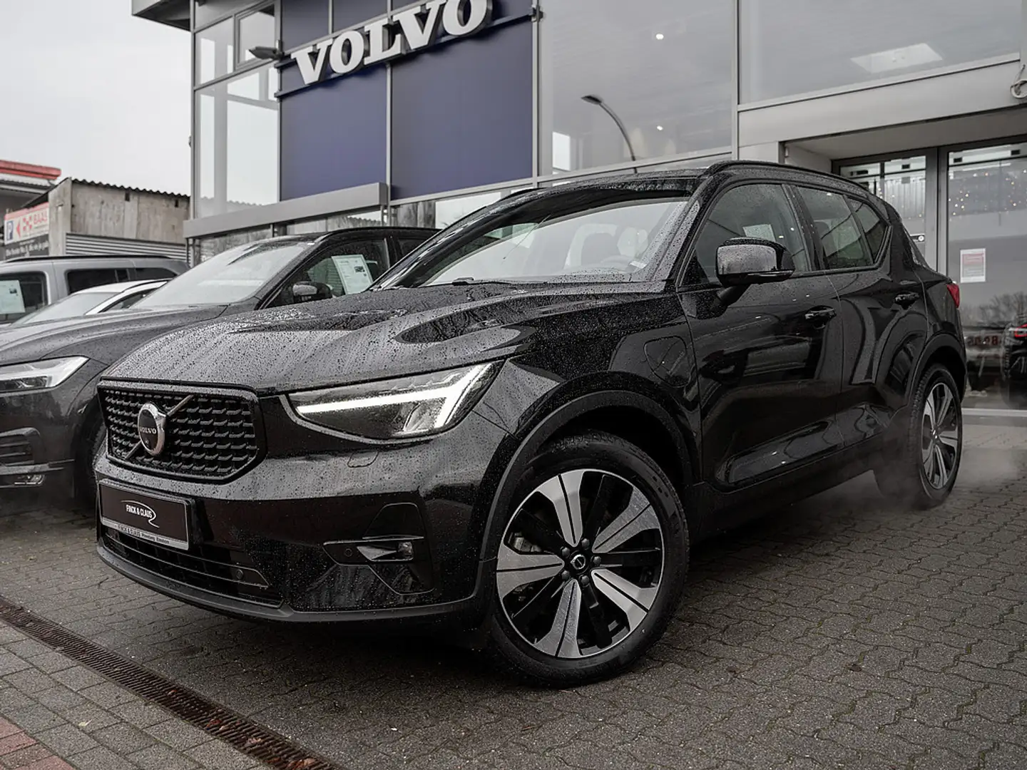 Volvo XC40 T5 Ultimate Dark Recharge Schwarz - 1