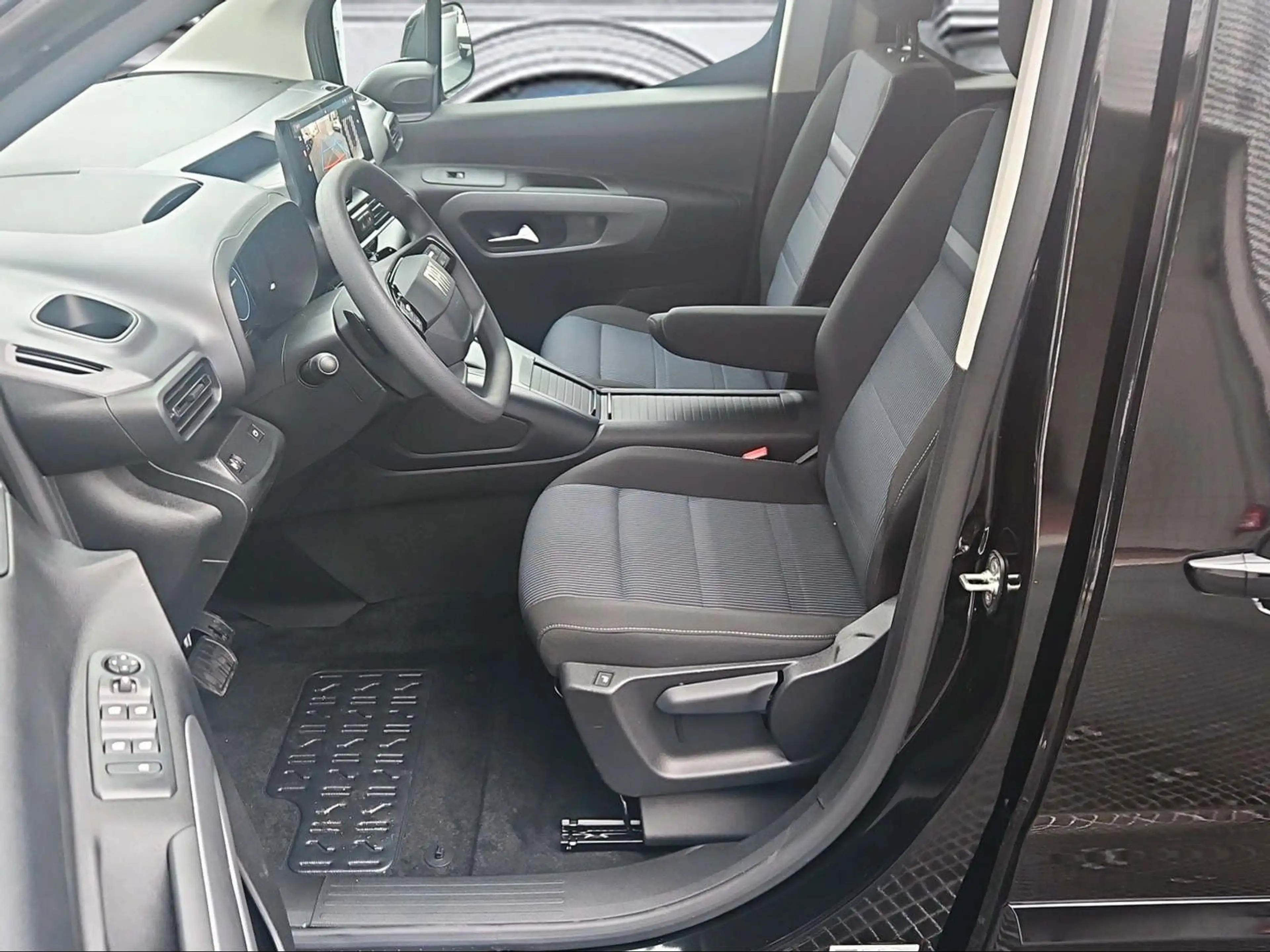 Fiat Qubo L 5-SITZER 1.5 Diesel 96kW (130PS)Automatik — photo 6