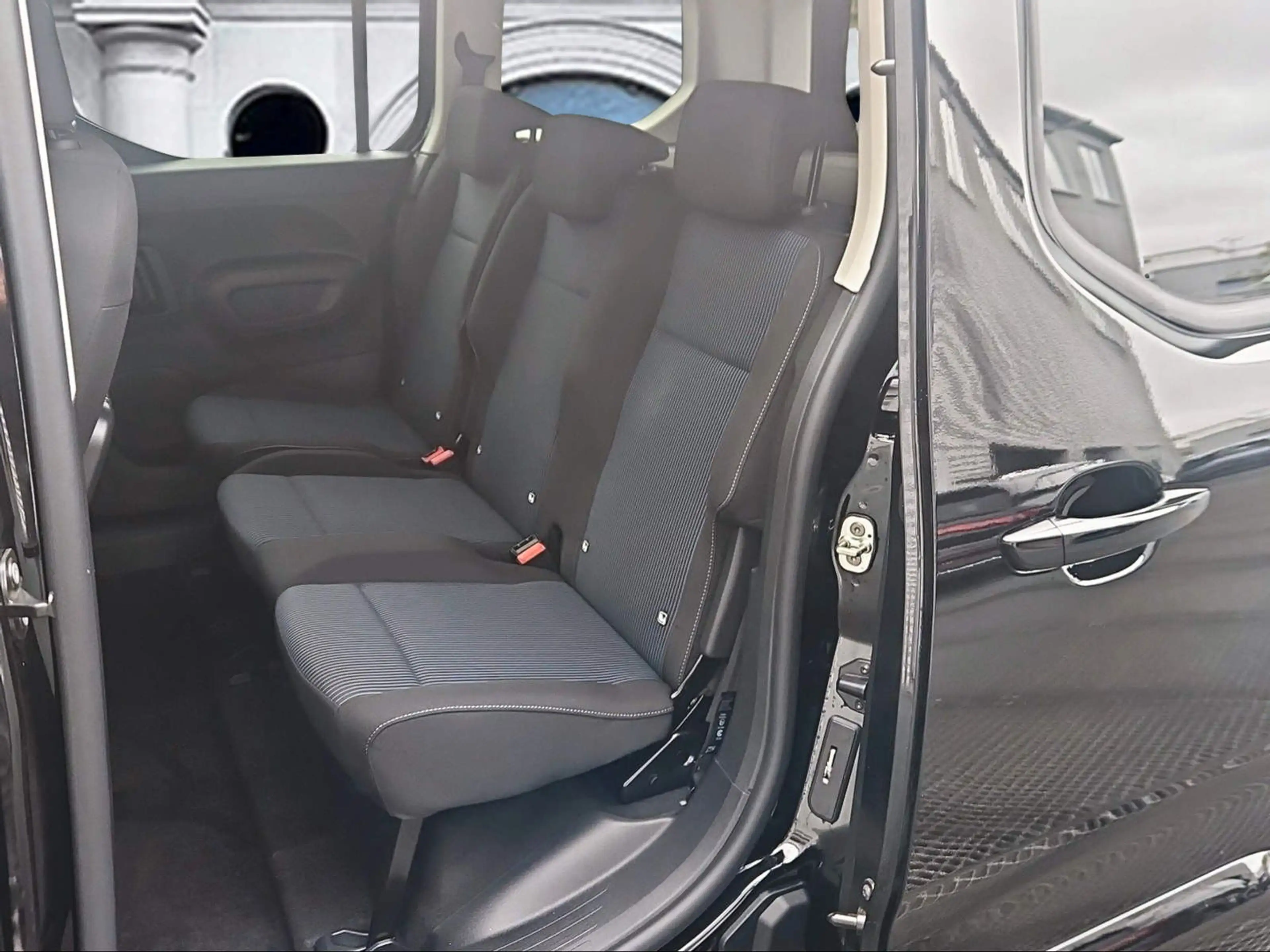Fiat Qubo L 5-SITZER 1.5 Diesel 96kW (130PS)Automatik — photo 7