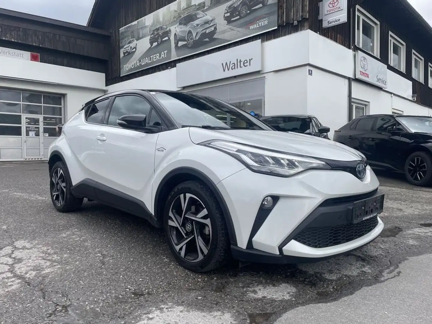 Toyota C-HR 1,8 Hybrid C-LUB CVT Weiß - 1