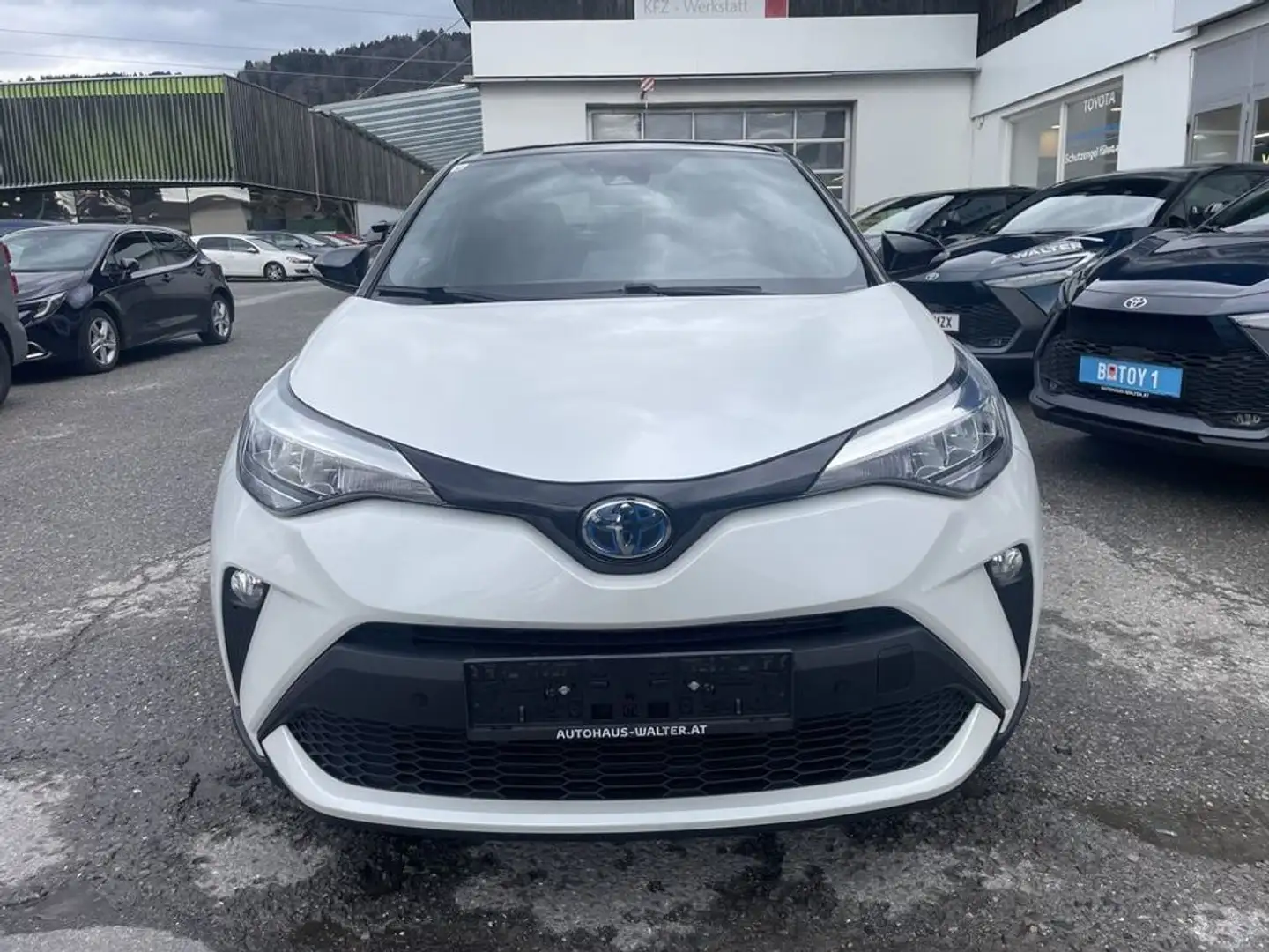 Toyota C-HR 1,8 Hybrid C-LUB CVT Weiß - 2