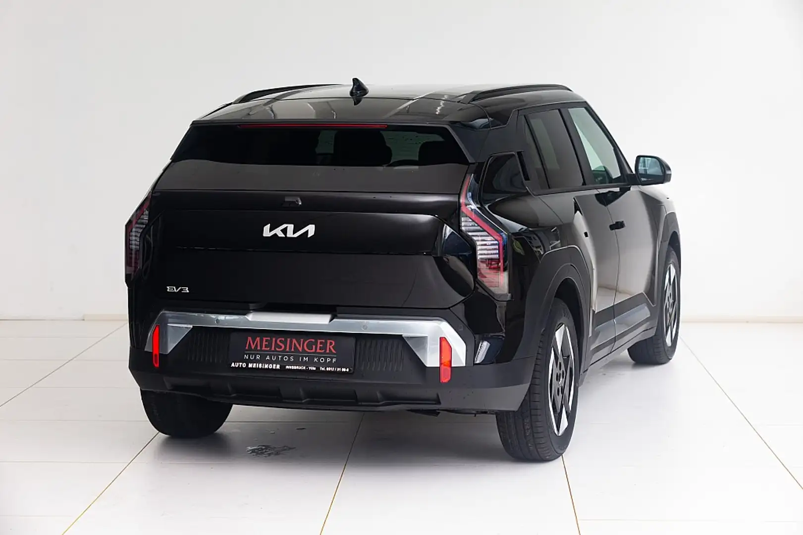 Kia EV3 FWD 81,4kWh Long Range Earth Schwarz - 2