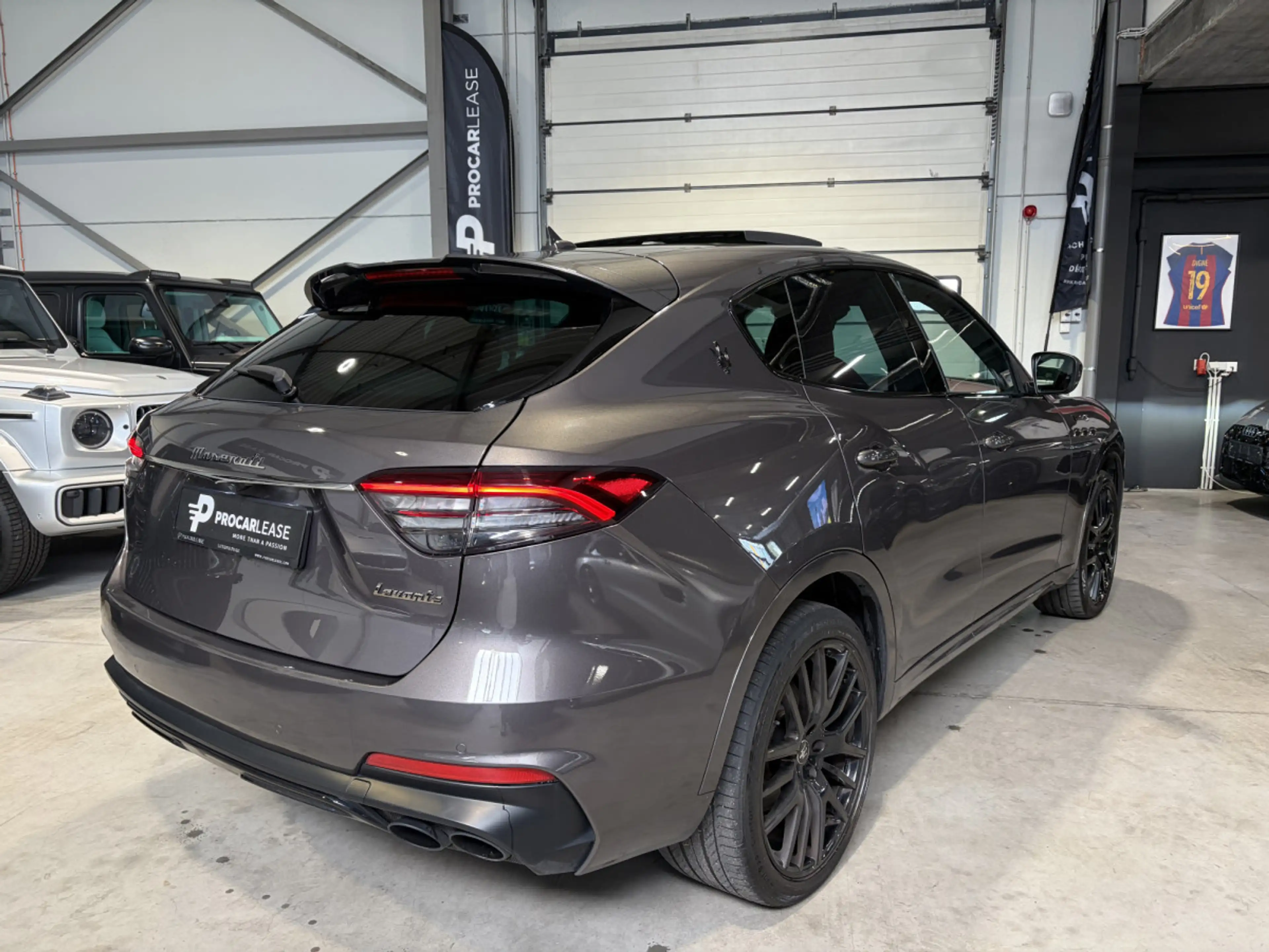 Maserati Levante Levante Modena S 3.0 V6 /PANO/ACC/360°/LUFT/Harman — photo 13