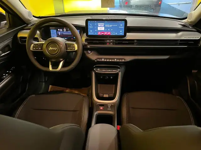 Jeep Avenger view 23