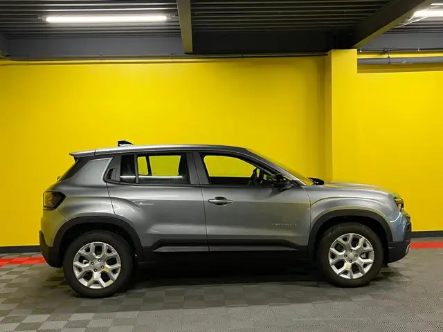 Jeep Avenger view 5
