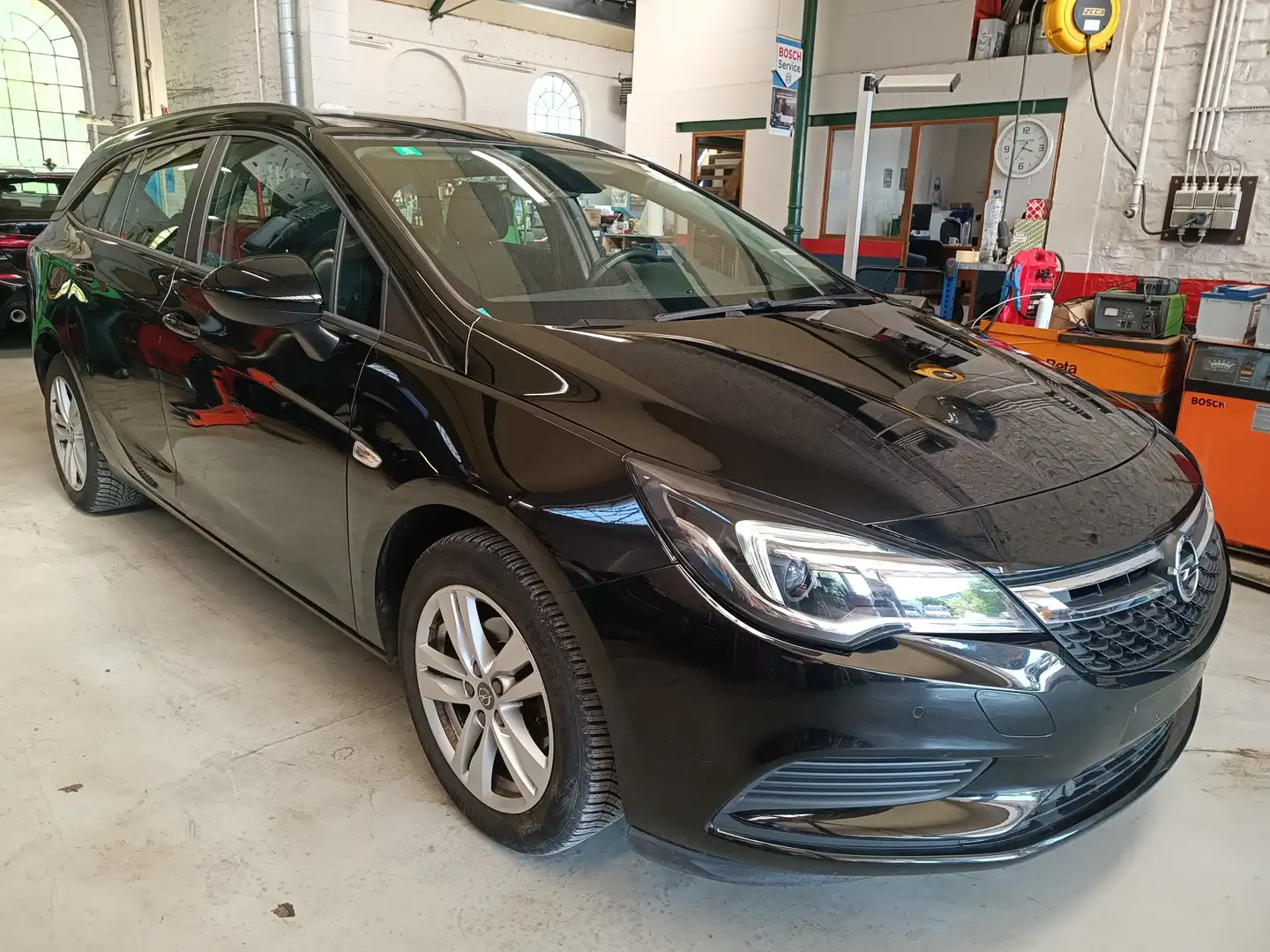 Opel Astra Sports Tourer 1.0 Turbo 105cv GARANTIE 1AN Zwart - 1
