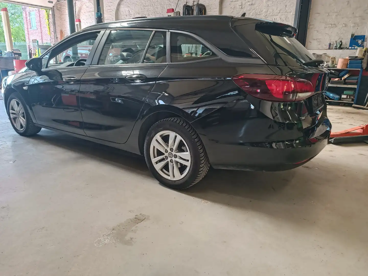 Opel Astra Sports Tourer 1.0 Turbo 105cv GARANTIE 1AN Zwart - 2
