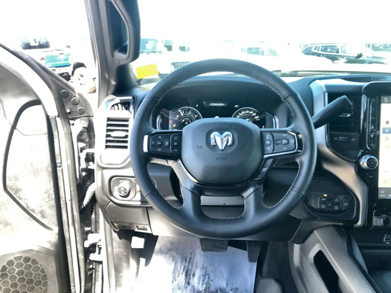 RAM 2500 снимка RAM 2500