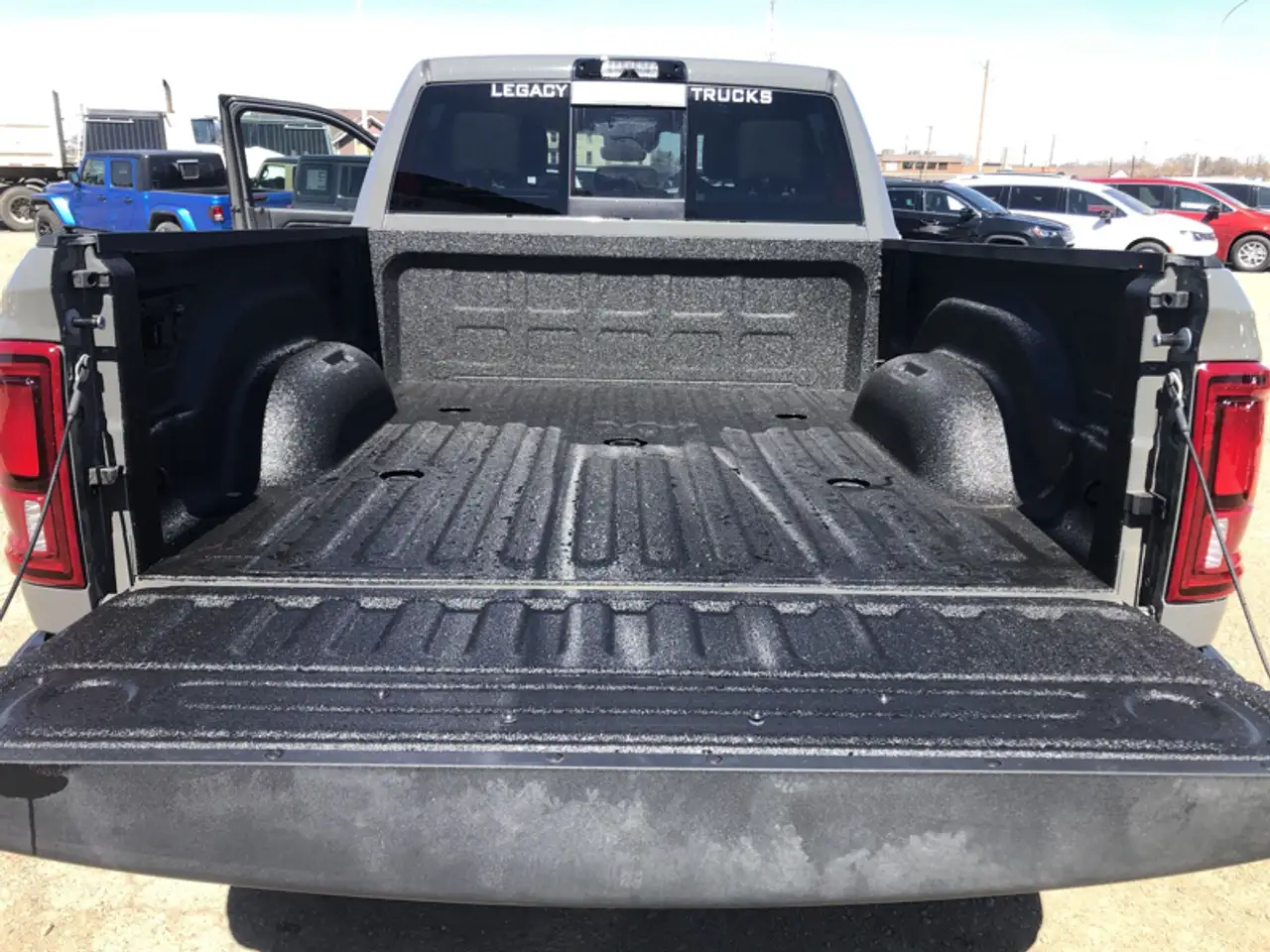 RAM 2500 снимка RAM 2500
