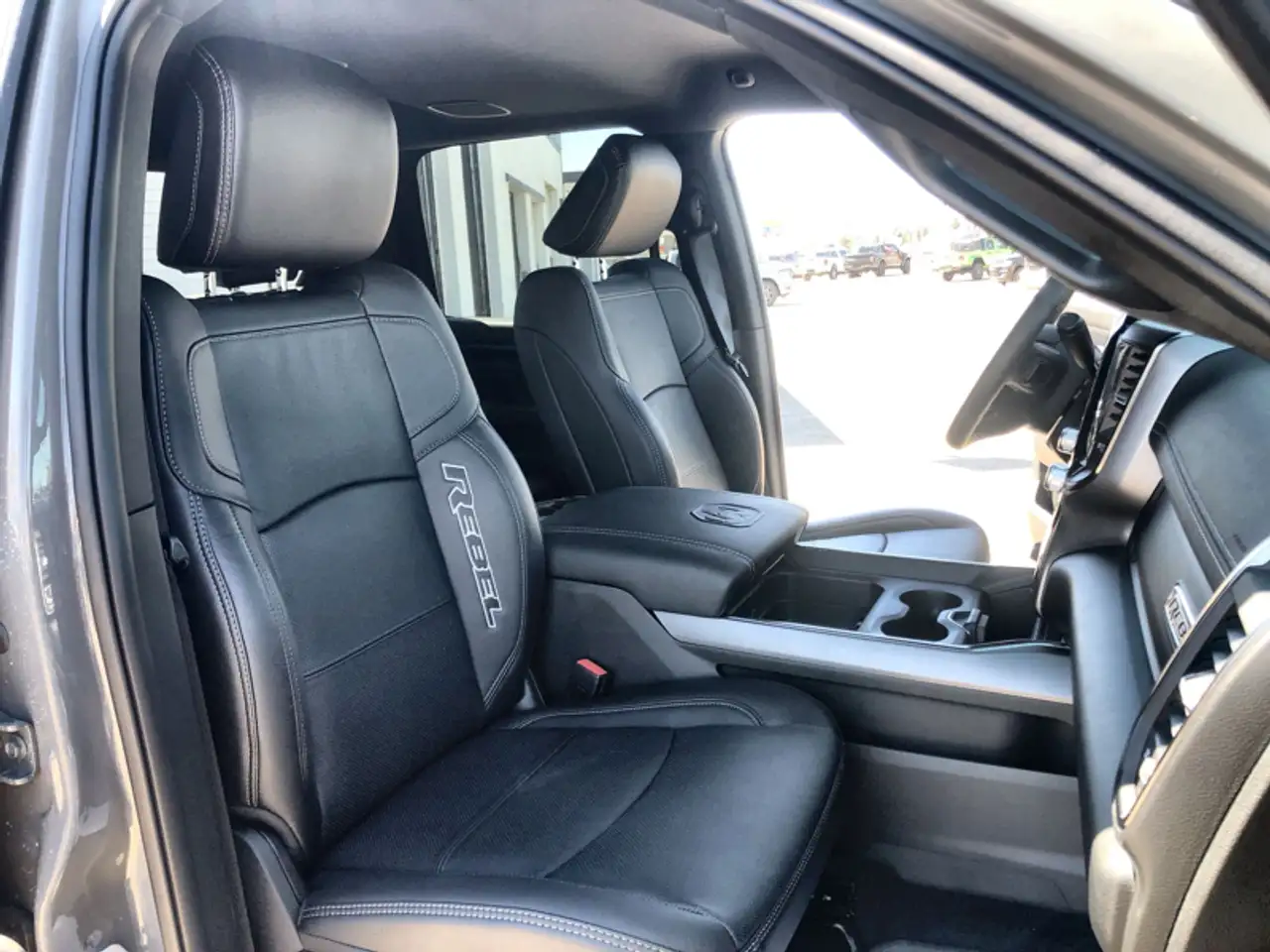 RAM 2500 снимка RAM 2500
