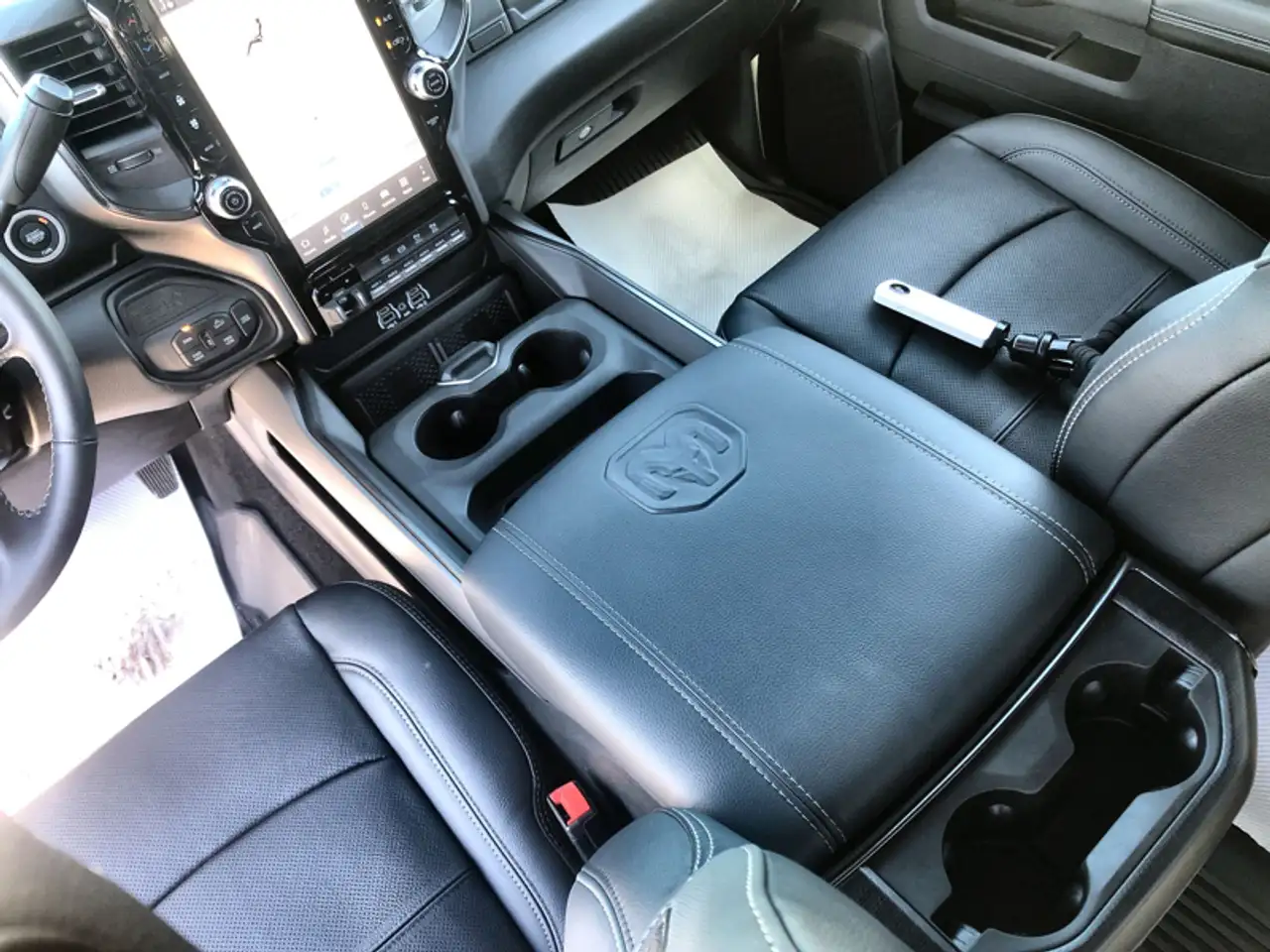 RAM 2500 снимка RAM 2500