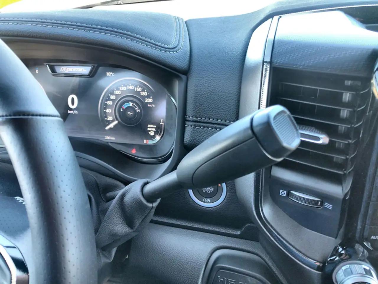 RAM 2500 снимка RAM 2500