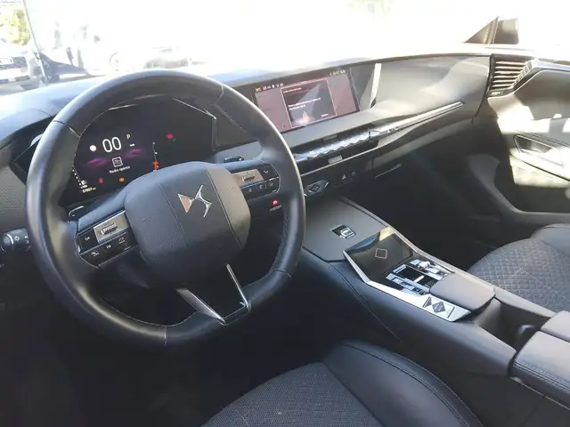 DS Automobiles DS 4 view 7