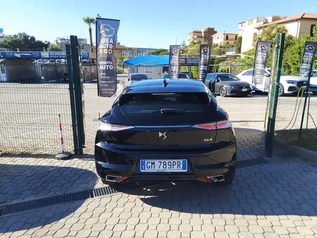 DS Automobiles DS 4 view 5