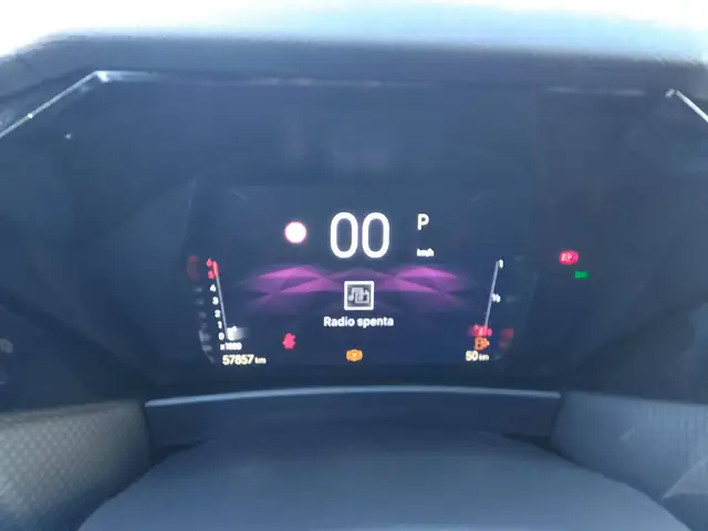 DS Automobiles DS 4 view 9