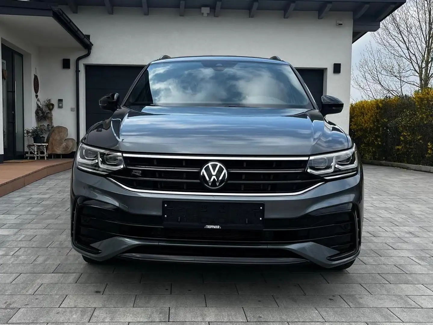 Volkswagen Tiguan Allspace *R-Line*4Motion*AHK*HeadUp*SHZ*ACC*DSG* Grau - 2