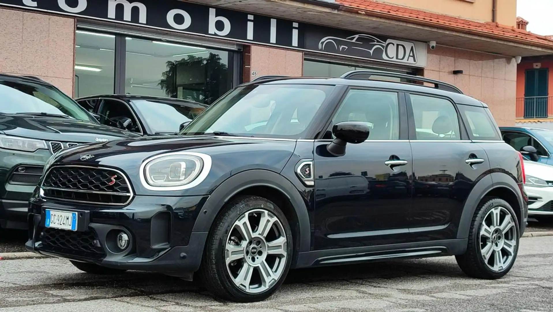 MINI Cooper SD Countryman 2.0 Hype Automatica Чорний - 1