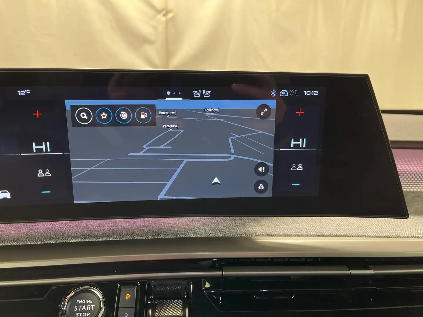 Peugeot 3008 Hybrid 145 e-DCS6 GT AHK Shz v+h Navi LED-Pixel... Schwarz - 2