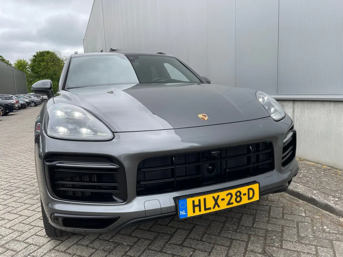 Porsche Cayenne 3.0 E-Hybrid / Panorama Grijs - 2