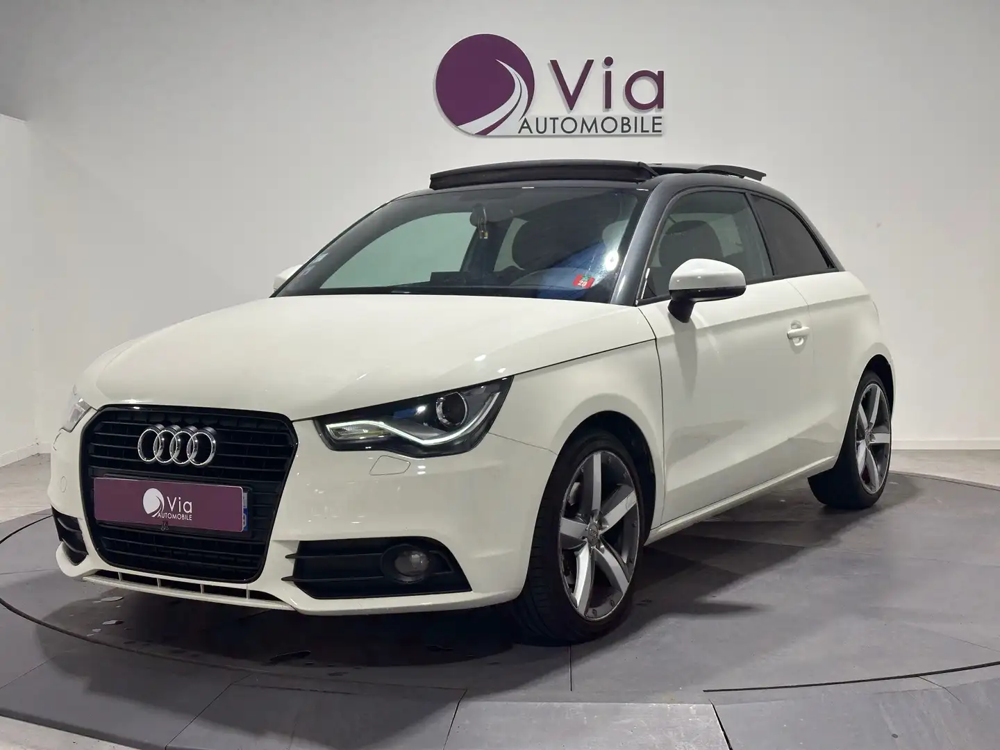 Audi A1 1.6 TDI 105 Ambition - Toit Ouvrant - Blanc - 1