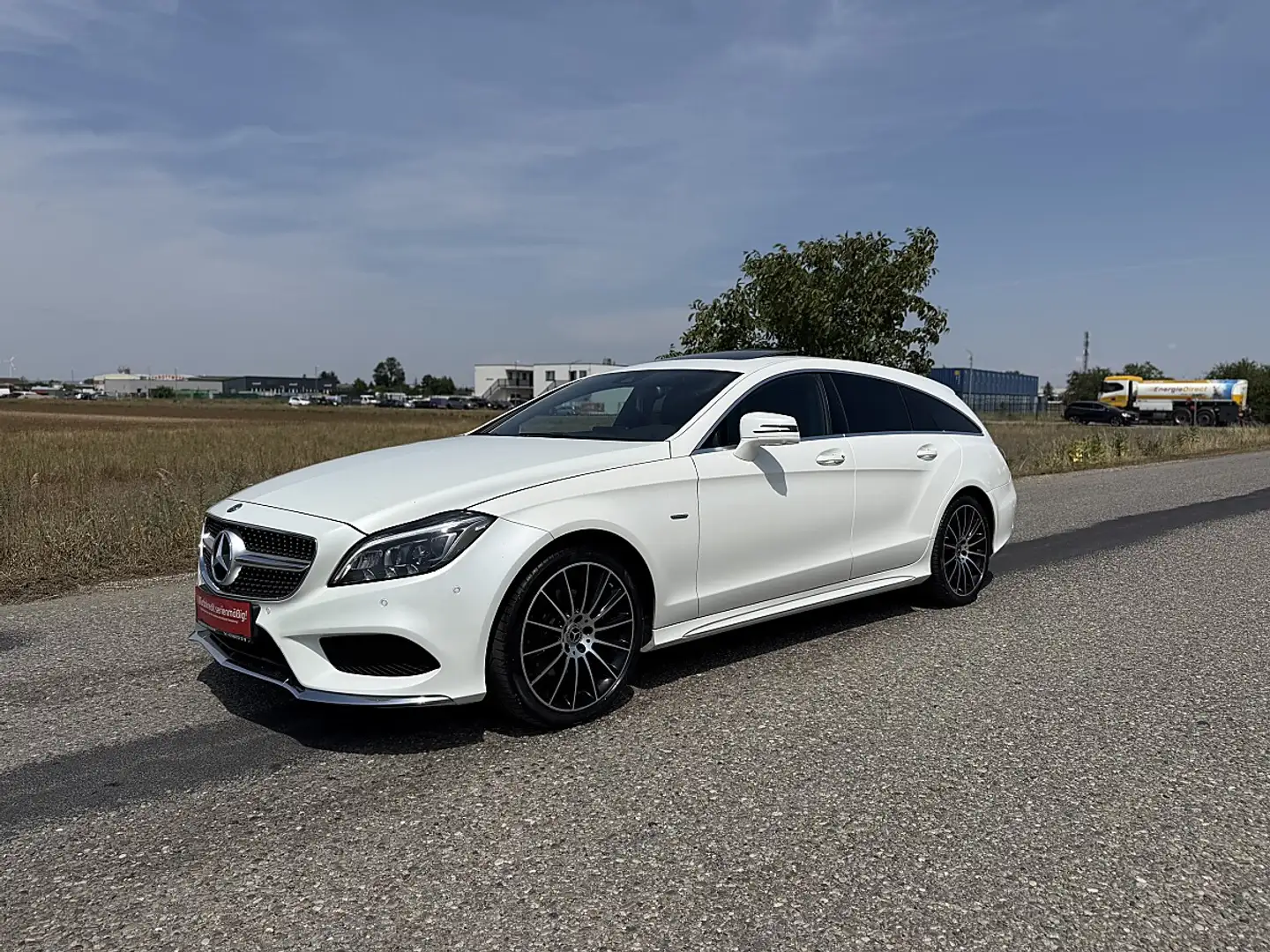 Mercedes-Benz CLS 250 d AMG-Line 4MATIC Shooting Brake Aut. Weiß - 2