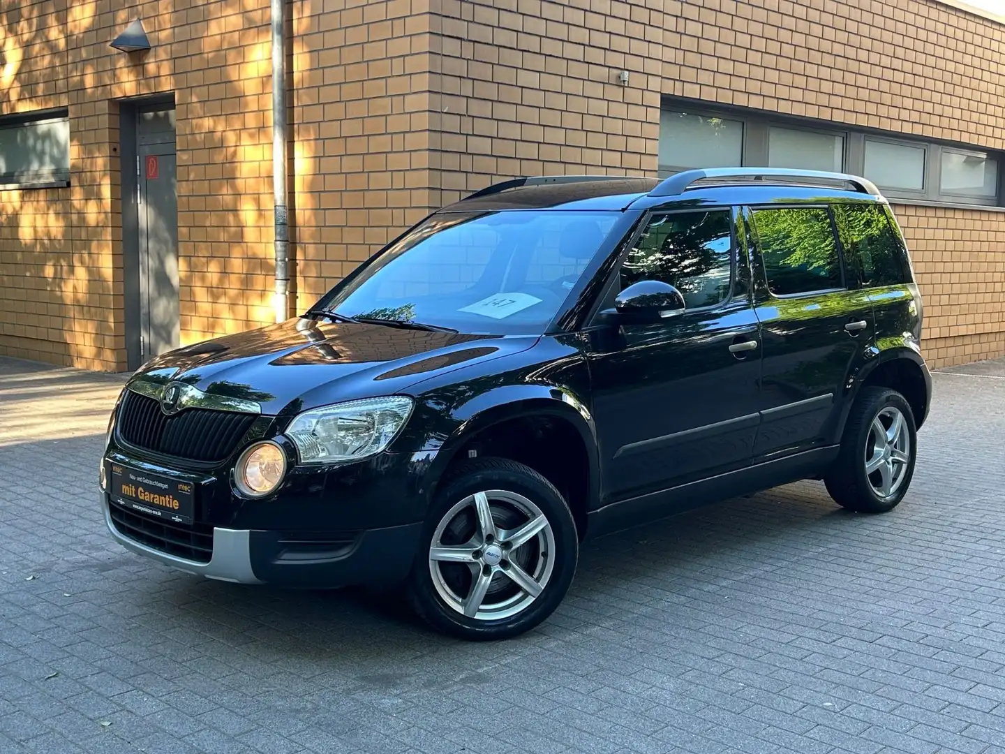 Skoda Yeti Ambition Plus Edition 4x4/NAVI/SHZ/KLIMAAUT Noir - 1