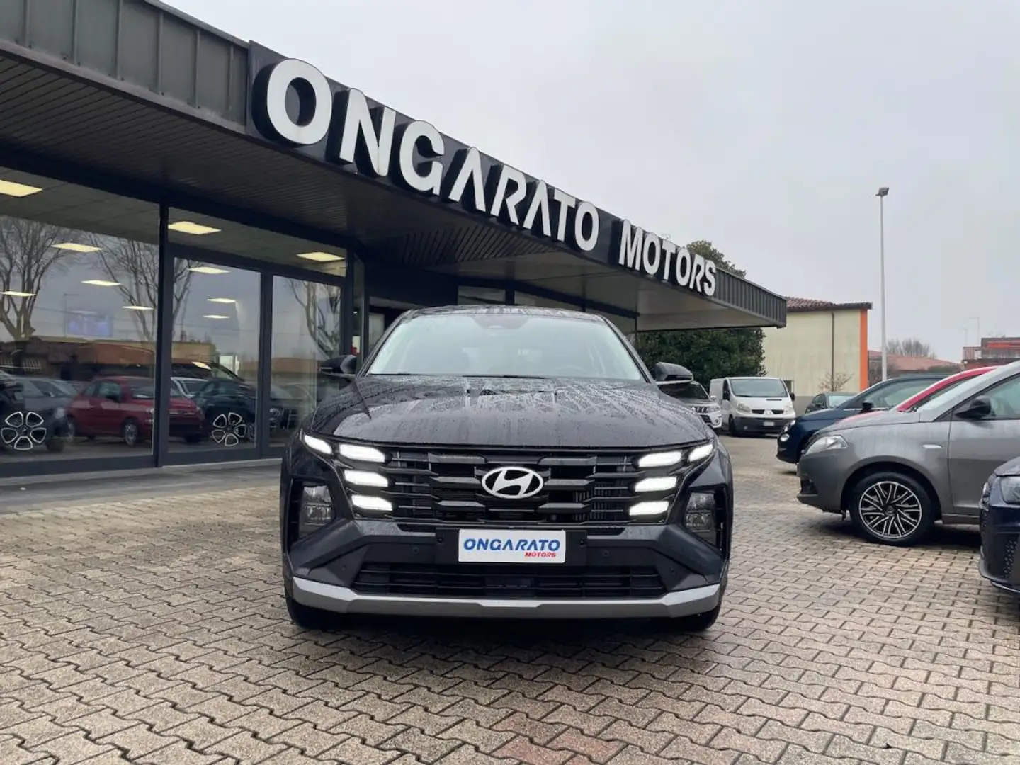 Hyundai TUCSON 1.6 CRDI Klass 115cv #ABYSS.BLACK Zwart - 2