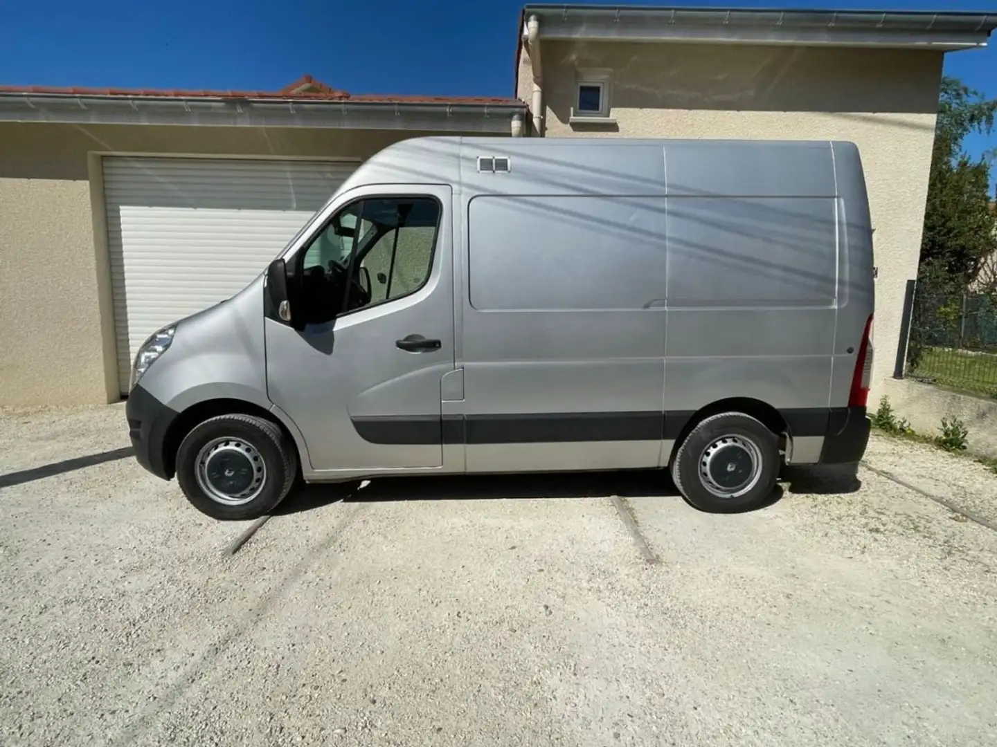 Renault Master FOURGON FGN L1H2 3.5t 2.3 dCi 145 ENERGY E6 GRAND  Gris - 2